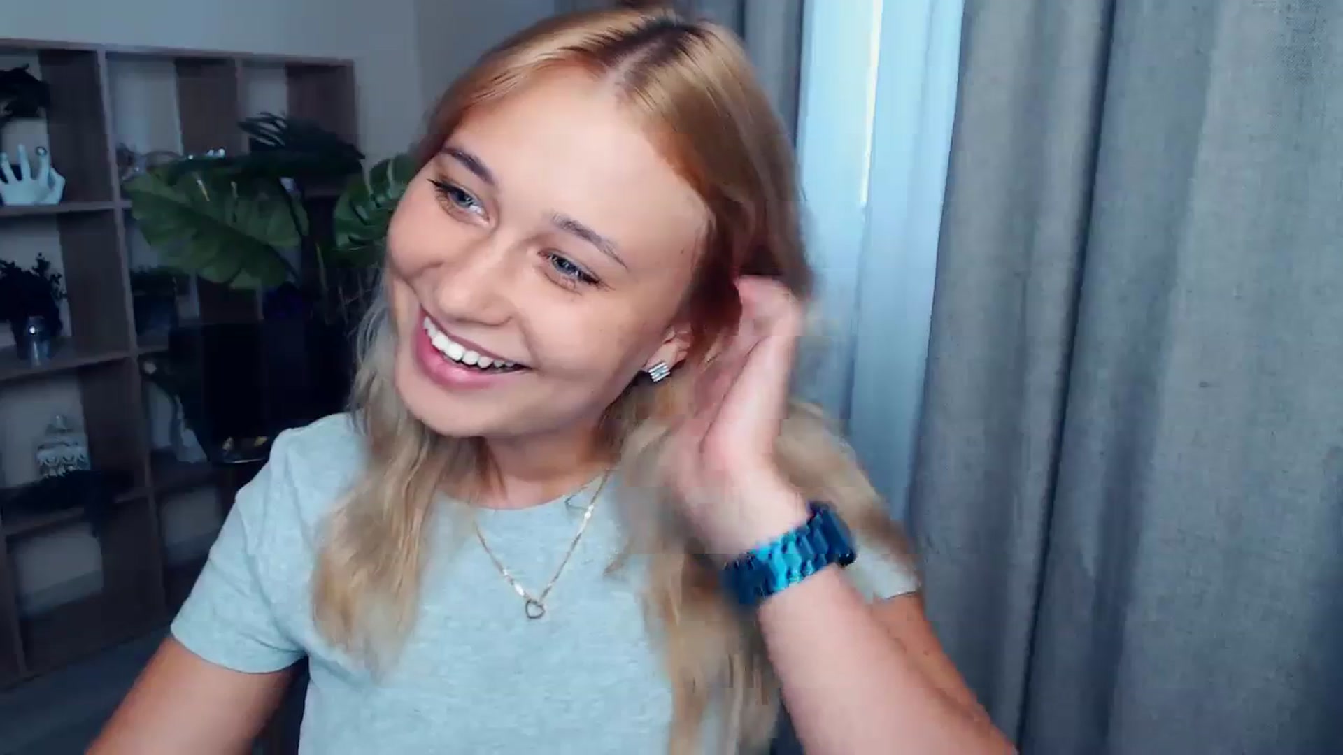 Gallery image thumbnail from Kukla_kolduna's myfreecams stream on, 09/01/2023, 15:34 image 17 of 20