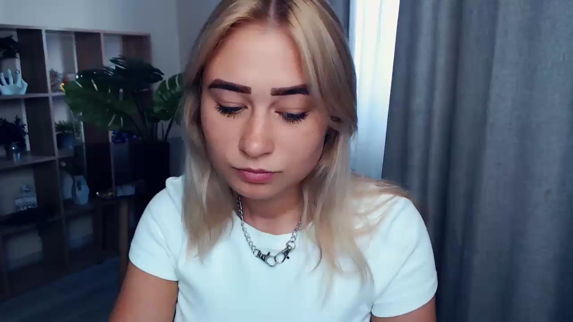Gallery image thumbnail from Kukla_kolduna's myfreecams stream on, 09/02/2023, 15:24 image 19 of 20