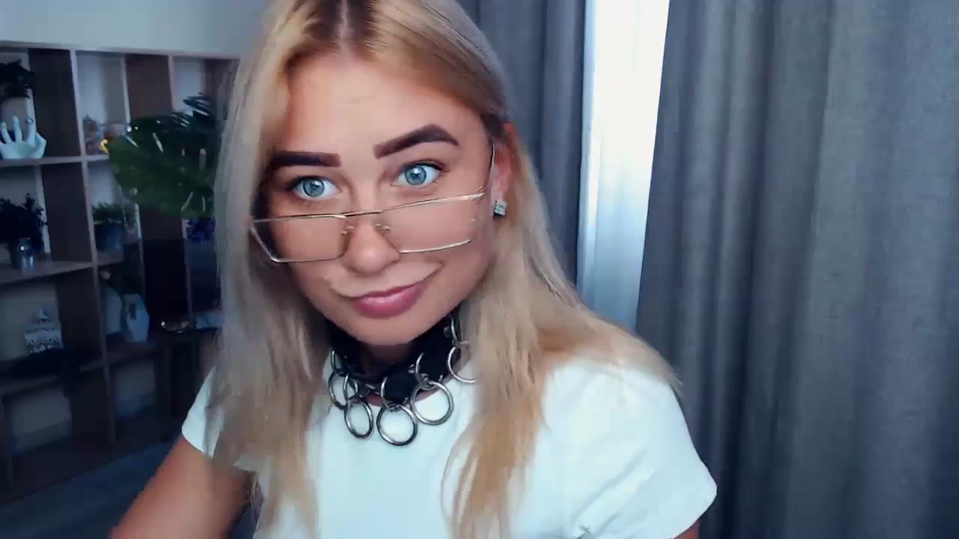 Gallery image thumbnail from Kukla_kolduna's myfreecams stream on, 09/02/2023, 15:24 image 17 of 20