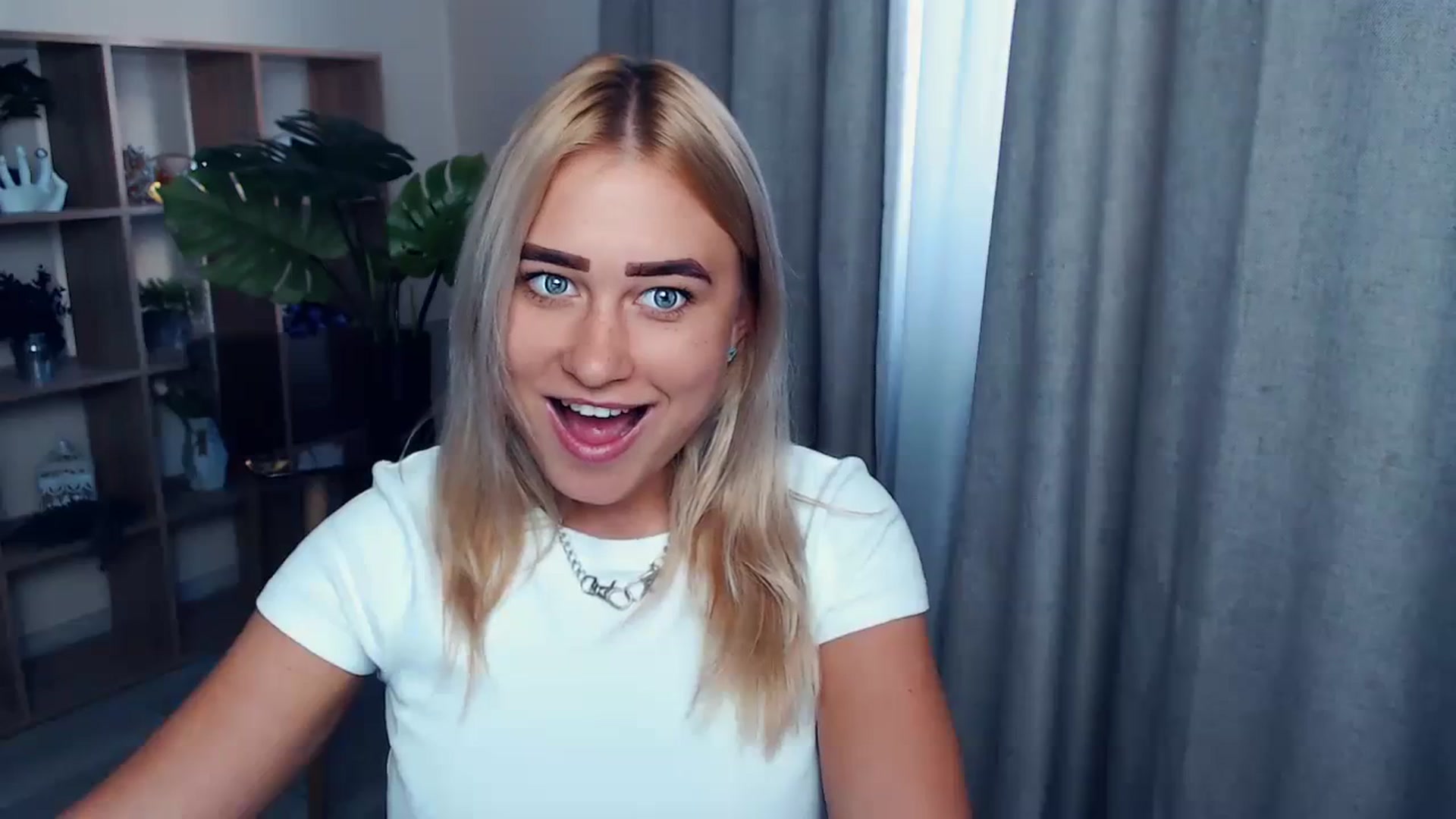 Gallery image thumbnail from Kukla_kolduna's myfreecams stream on, 09/02/2023, 16:00 image 6 of 20