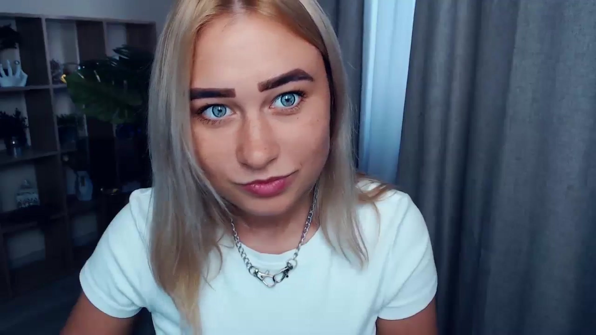 Gallery image thumbnail from Kukla_kolduna's myfreecams stream on, 09/02/2023, 16:00 image 8 of 20