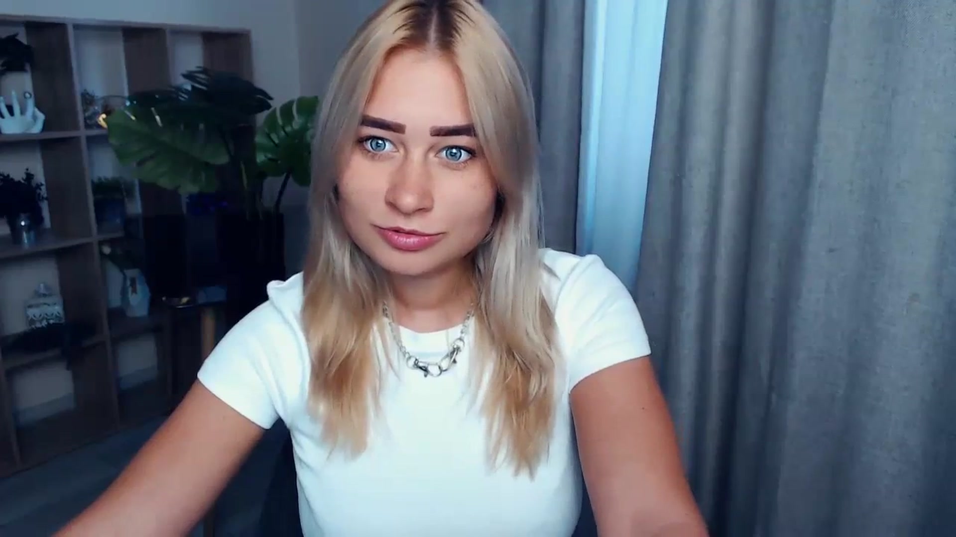 Gallery image thumbnail from Kukla_kolduna's myfreecams stream on, 09/02/2023, 16:00 image 20 of 20