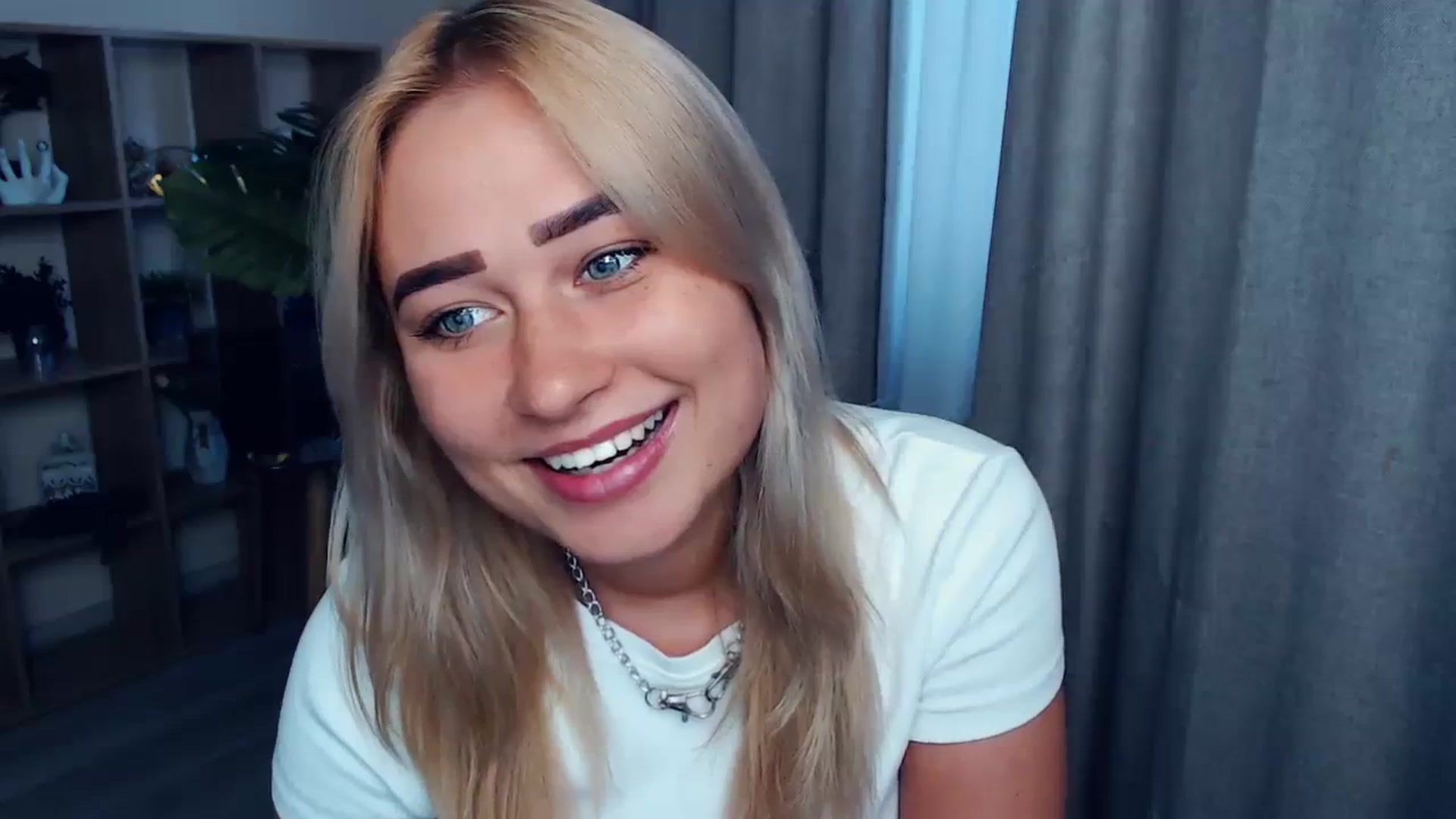 Gallery image thumbnail from Kukla_kolduna's myfreecams stream on, 09/02/2023, 16:00 image 17 of 20