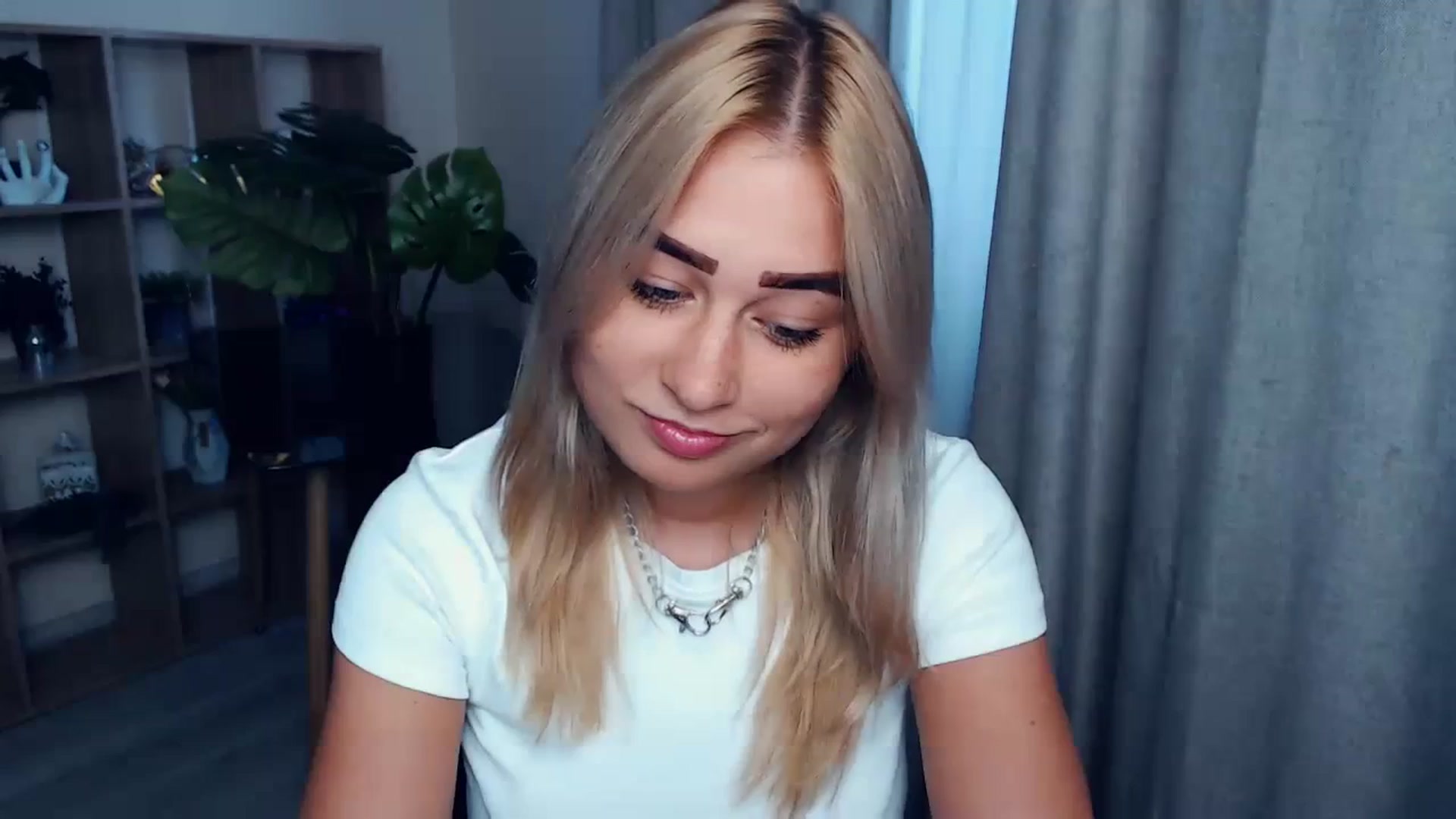 Gallery image thumbnail from Kukla_kolduna's myfreecams stream on, 09/02/2023, 16:00 image 19 of 20