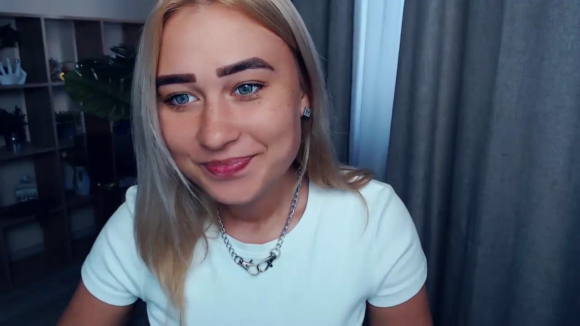 Gallery image thumbnail from Kukla_kolduna's myfreecams stream on, 09/02/2023, 16:00 image 7 of 20