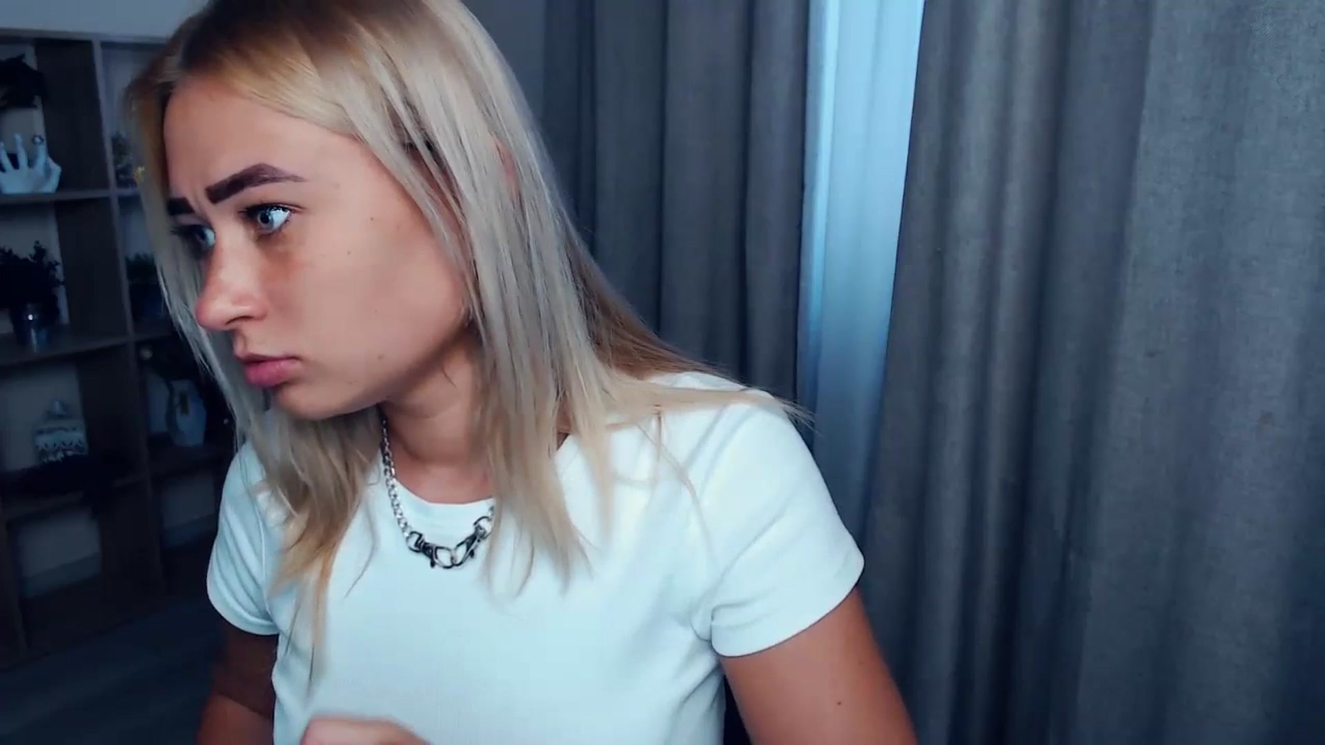 Gallery image thumbnail from Kukla_kolduna's myfreecams stream on, 09/02/2023, 16:00 image 12 of 20