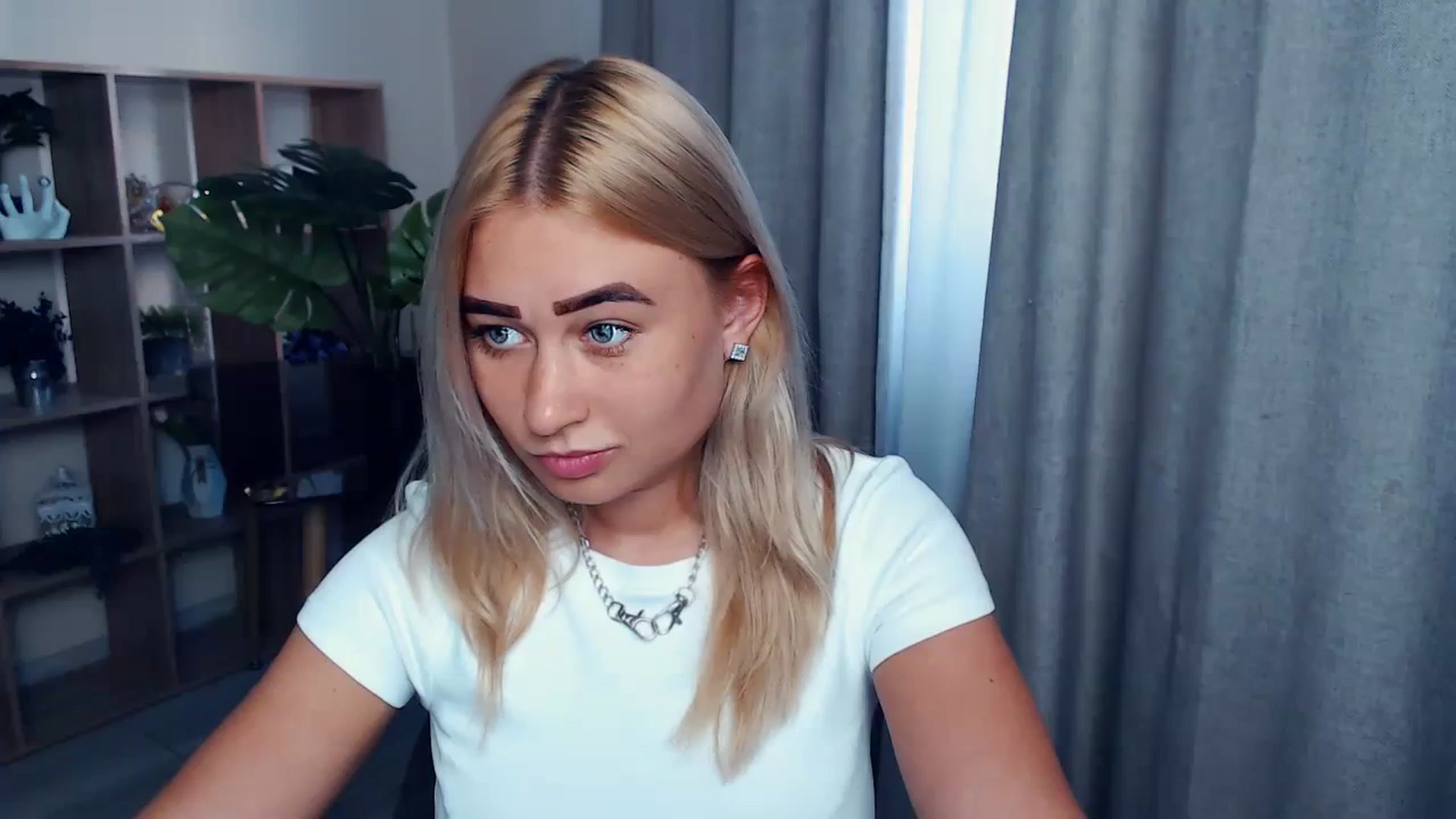 Gallery image thumbnail from Kukla_kolduna's myfreecams stream on, 09/02/2023, 16:00 image 1 of 20