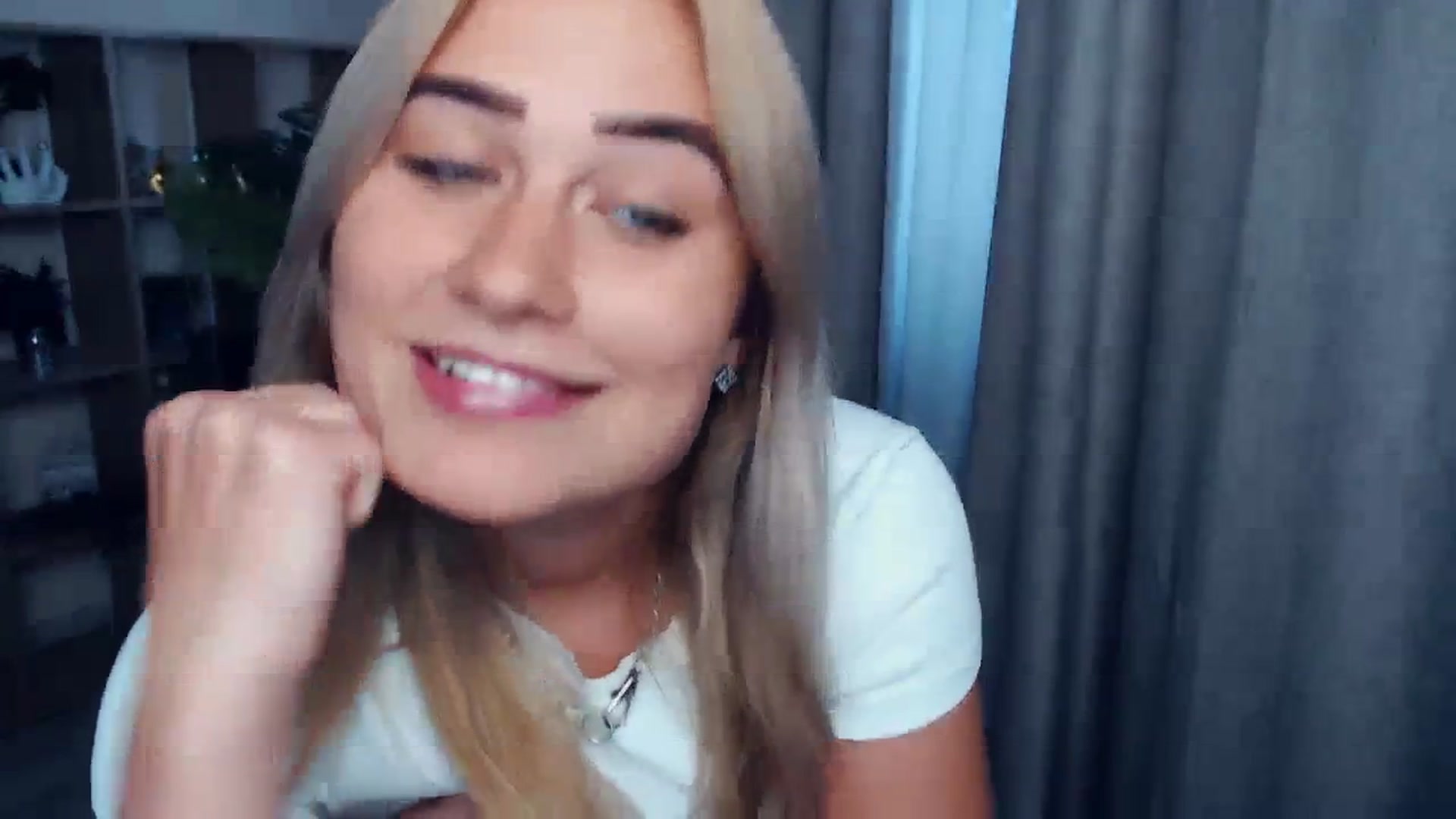 Gallery image thumbnail from Kukla_kolduna's myfreecams stream on, 09/02/2023, 16:00 image 16 of 20