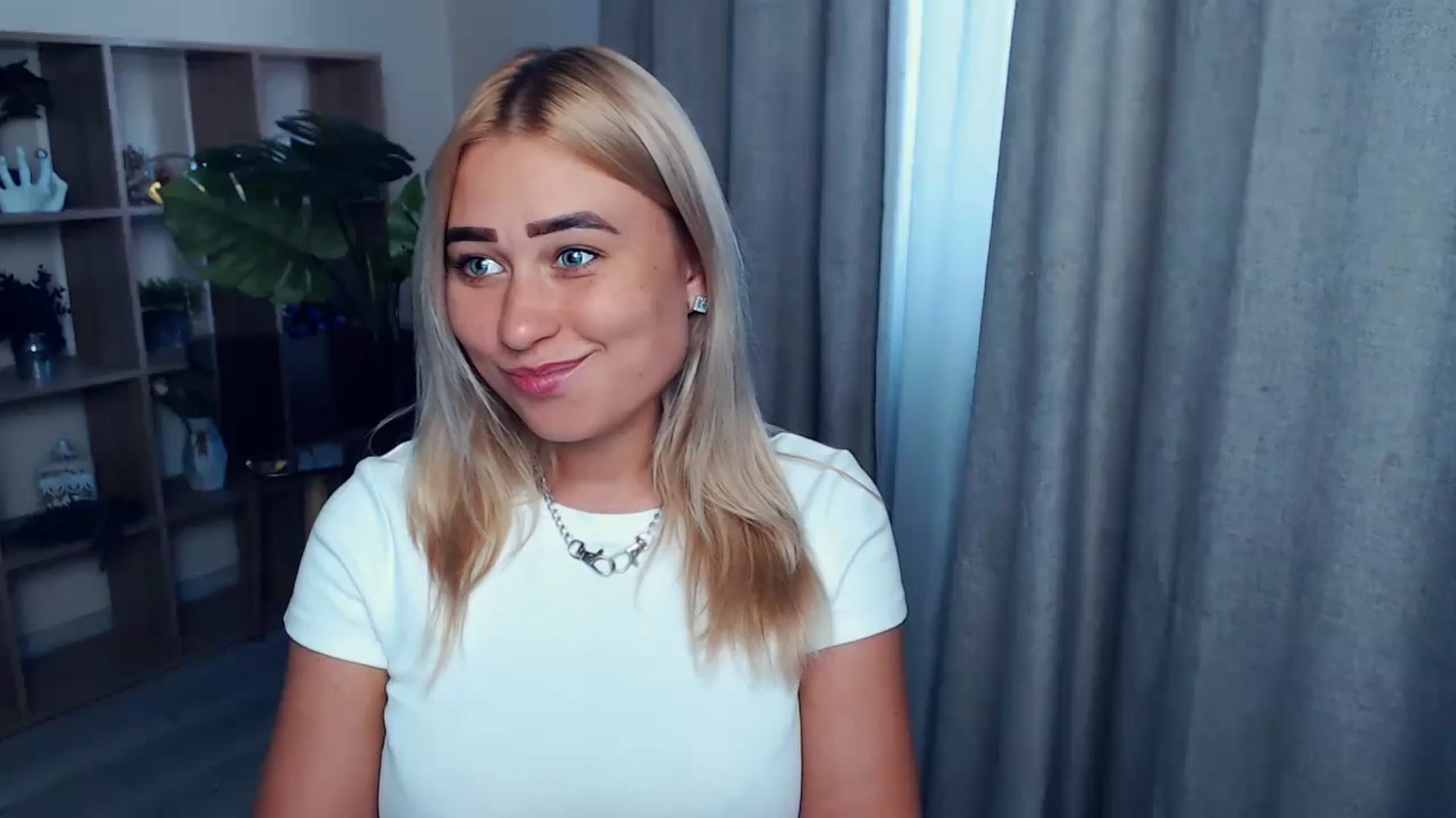 Gallery image thumbnail from Kukla_kolduna's myfreecams stream on, 09/02/2023, 16:00 image 4 of 20
