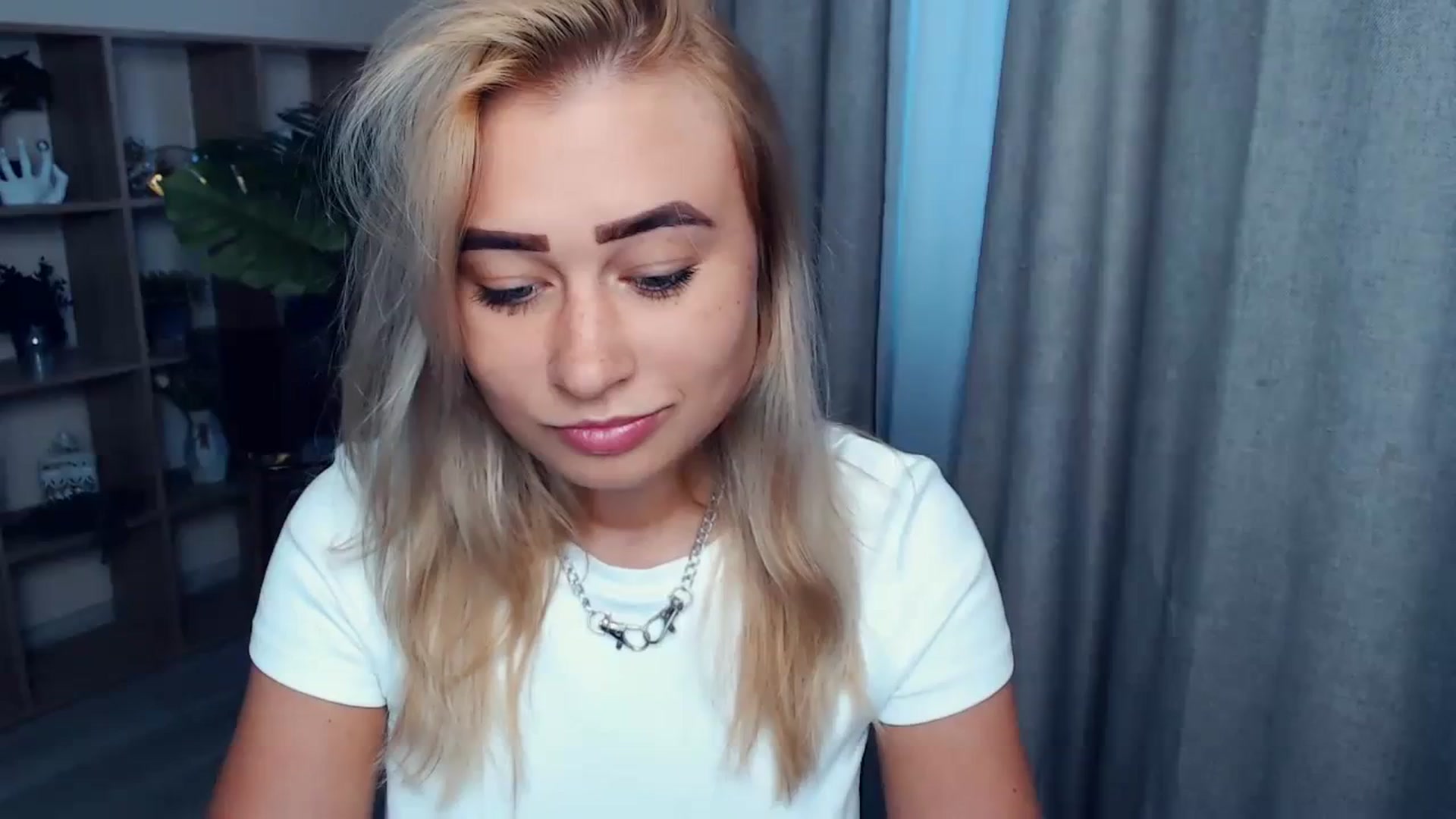 Gallery image thumbnail from Kukla_kolduna's myfreecams stream on, 09/02/2023, 17:08 image 3 of 20