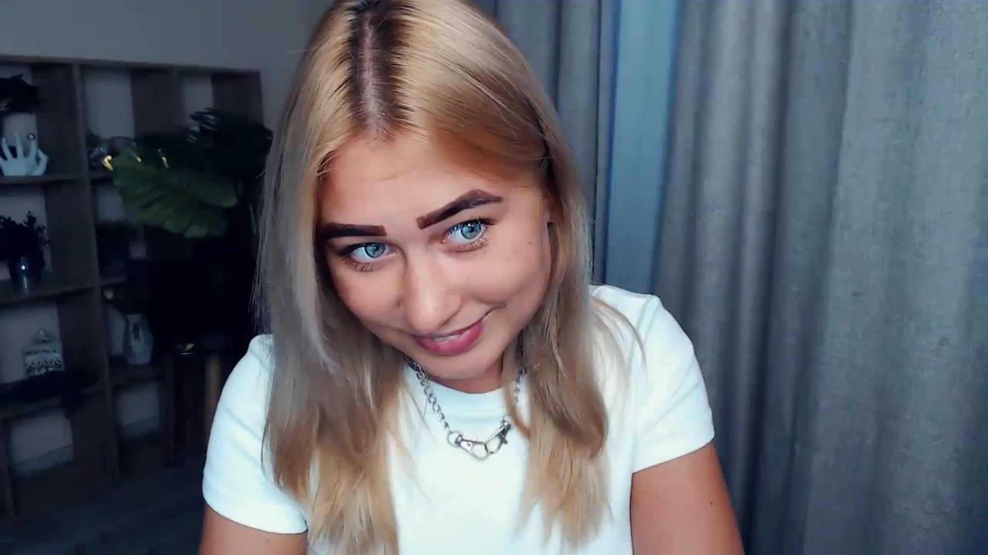 Gallery image thumbnail from Kukla_kolduna's myfreecams stream on, 09/02/2023, 17:08 image 14 of 20