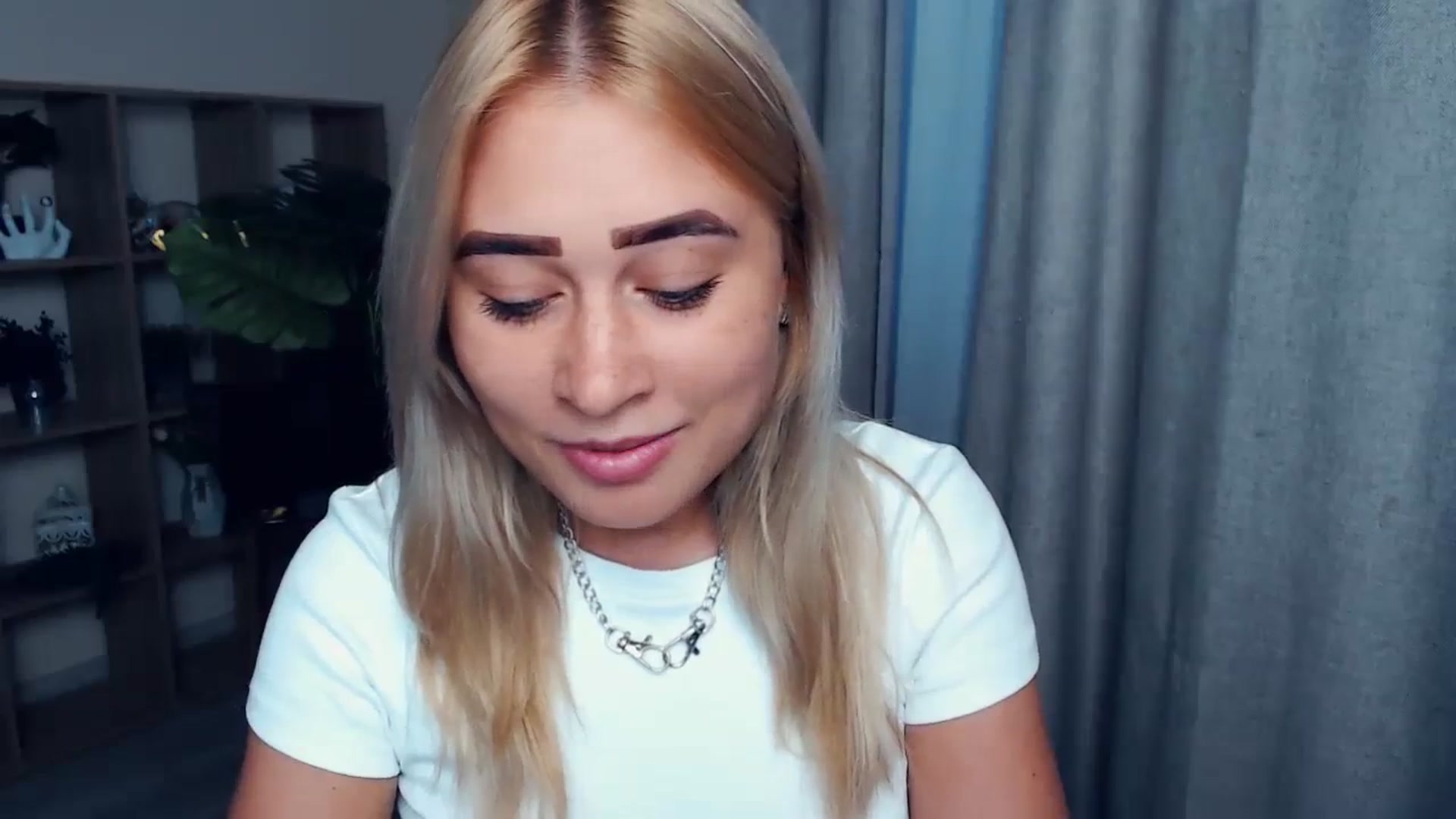 Gallery image thumbnail from Kukla_kolduna's myfreecams stream on, 09/02/2023, 17:08 image 13 of 20
