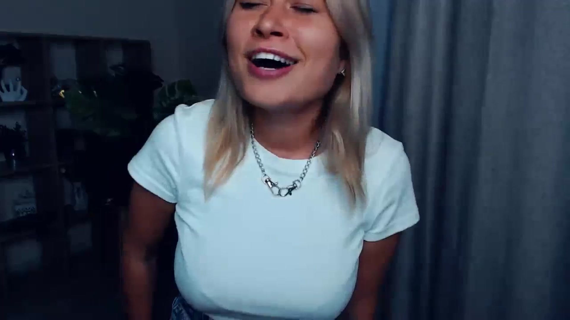 Gallery image thumbnail from Kukla_kolduna's myfreecams stream on, 09/02/2023, 17:08 image 17 of 20