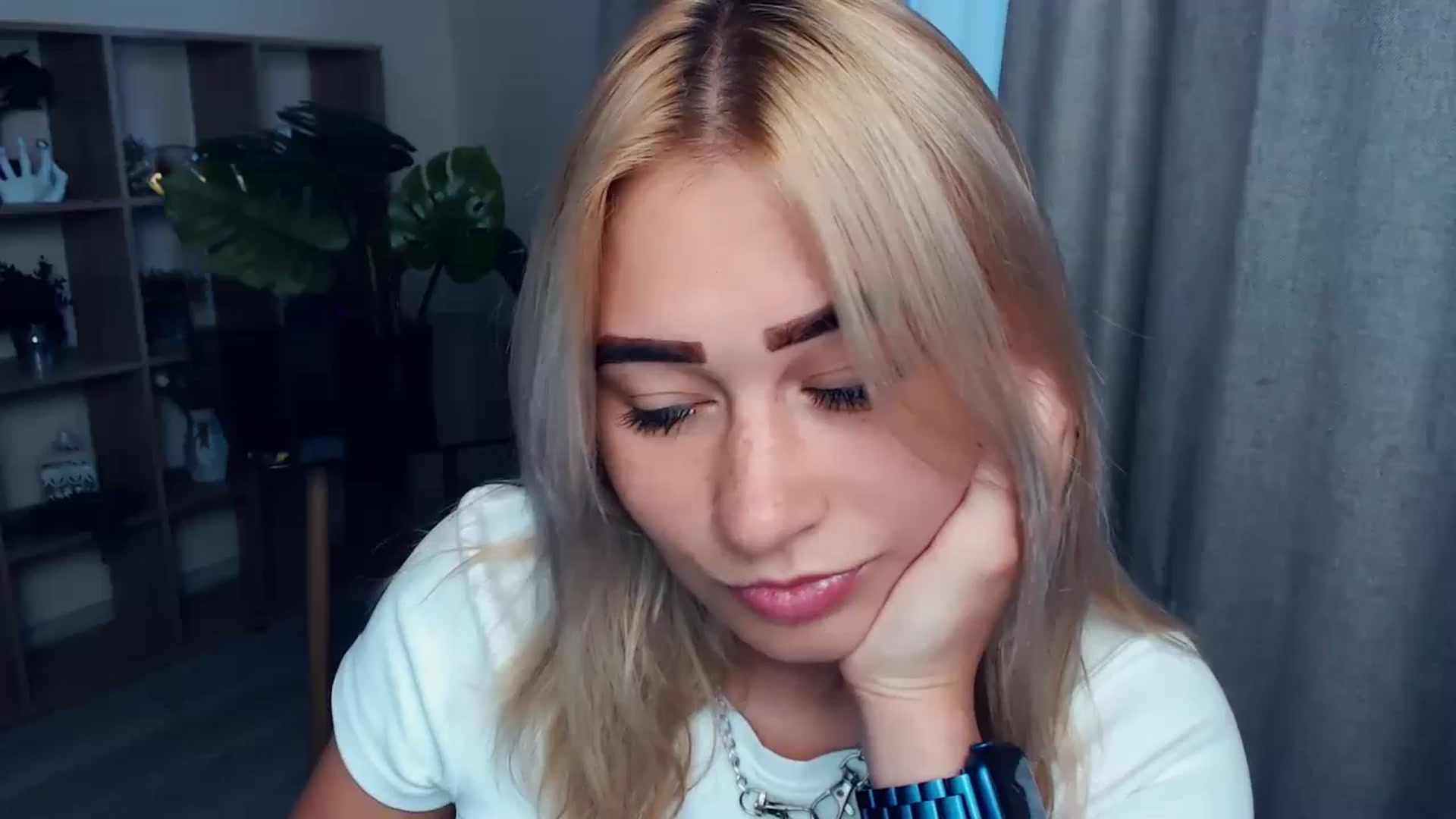 Gallery image thumbnail from Kukla_kolduna's myfreecams stream on, 09/02/2023, 17:08 image 1 of 20