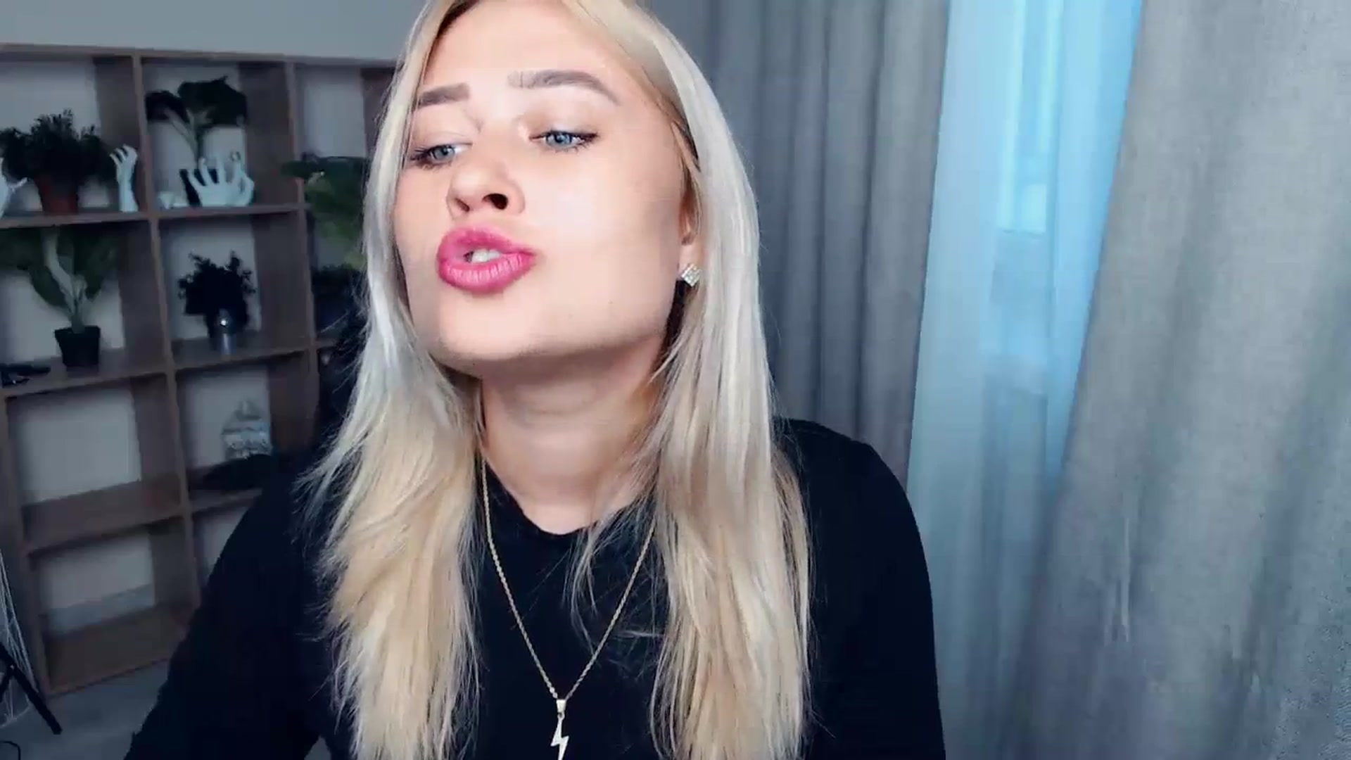 Gallery image thumbnail from Kukla_kolduna's myfreecams stream on, 09/03/2023, 16:00 image 6 of 20
