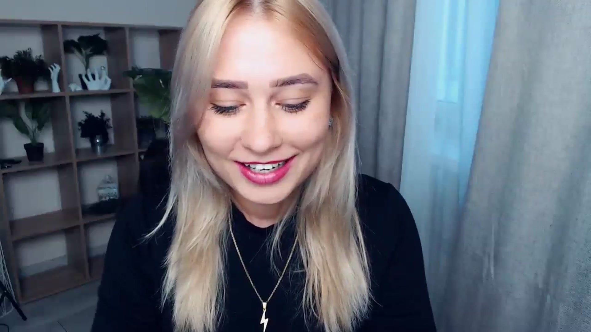 Gallery image thumbnail from Kukla_kolduna's myfreecams stream on, 09/03/2023, 16:00 image 7 of 20