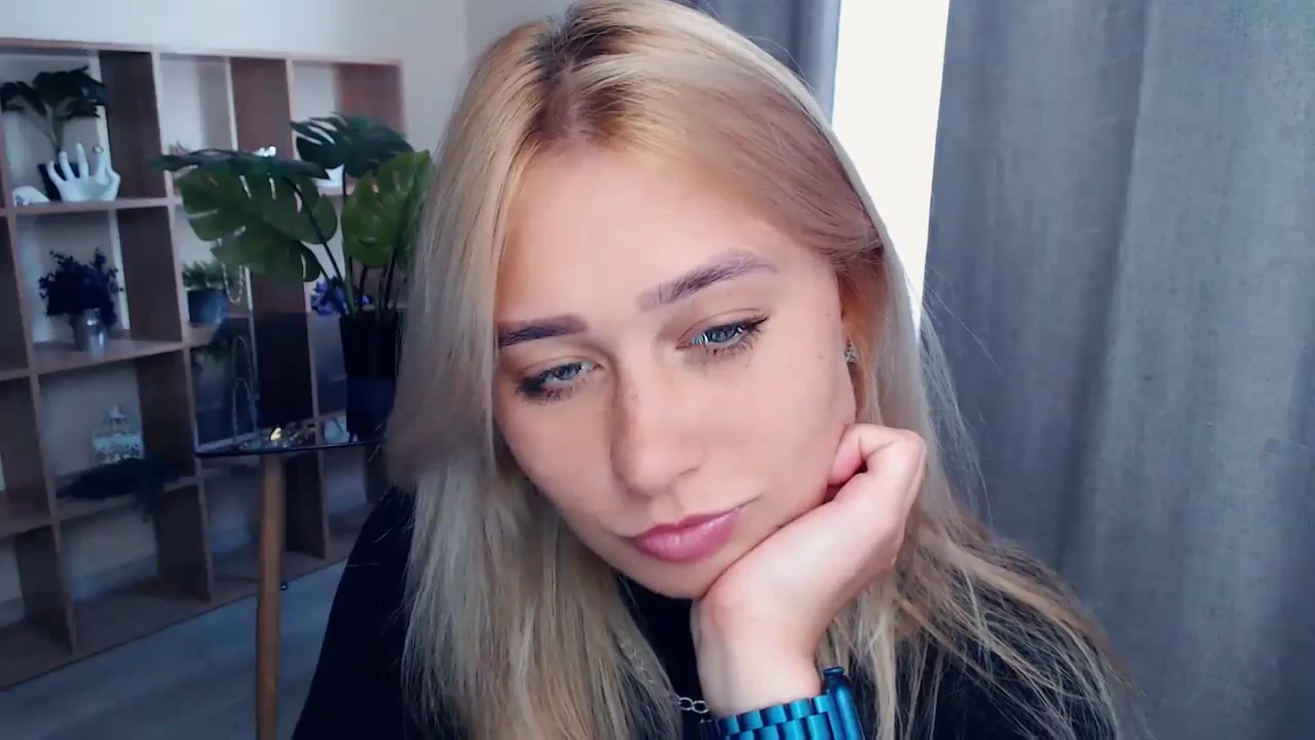 Gallery image thumbnail from Kukla_kolduna's myfreecams stream on, 09/04/2023, 14:13 image 12 of 20