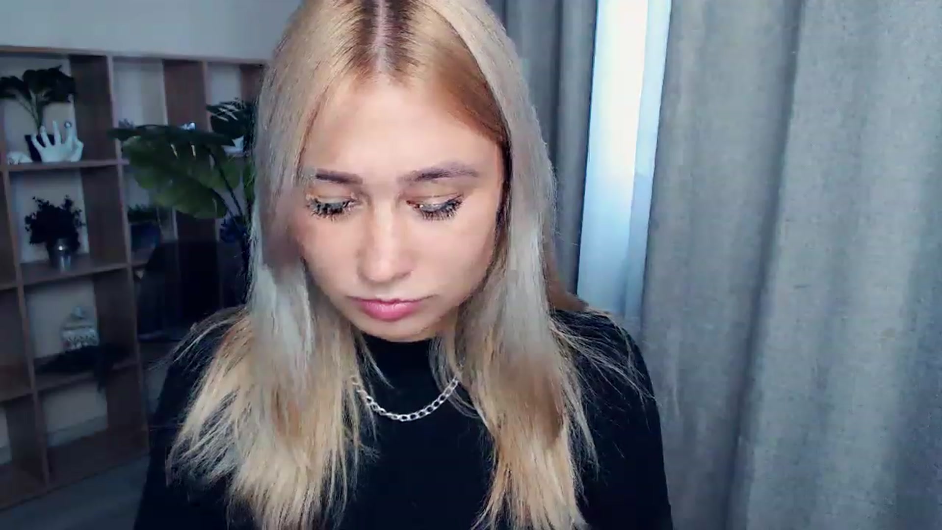 Gallery image thumbnail from Kukla_kolduna's myfreecams stream on, 09/04/2023, 16:08 image 12 of 20