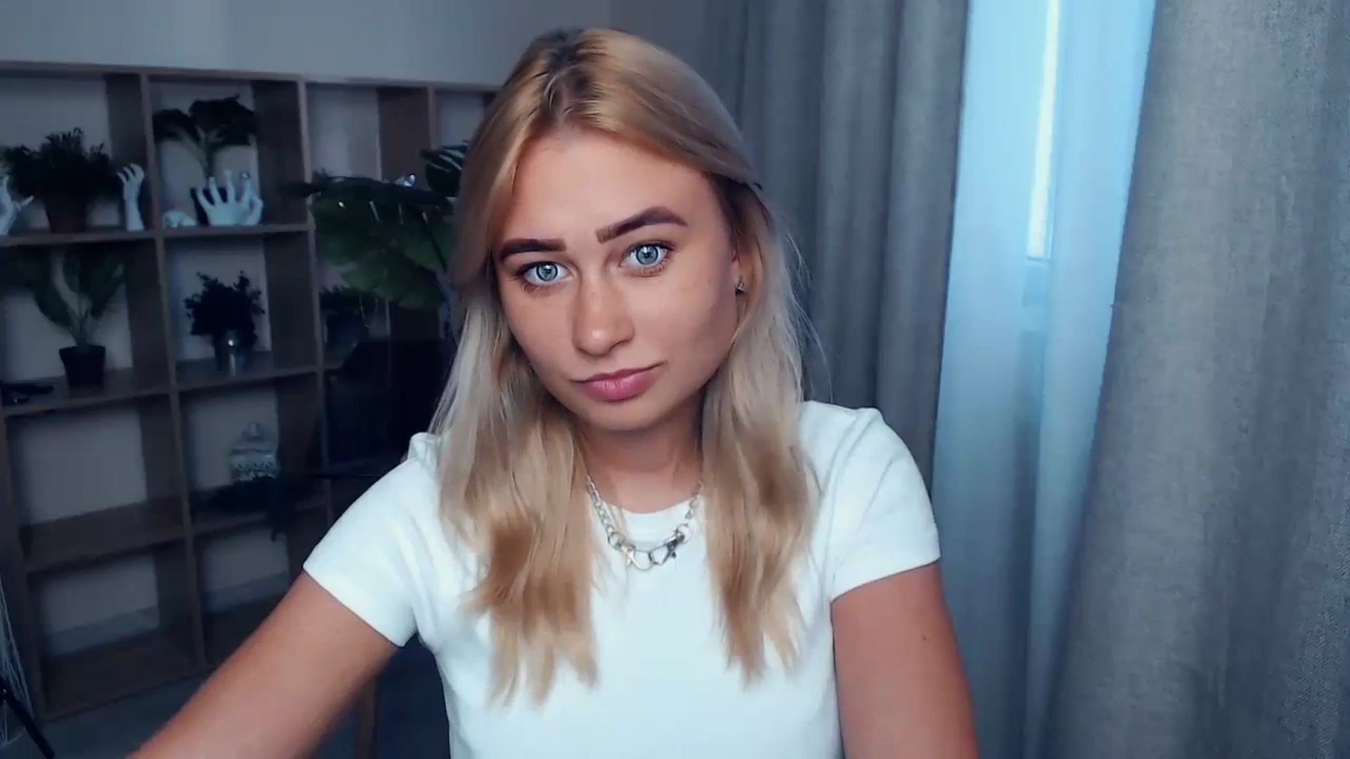 Gallery image thumbnail from Kukla_kolduna's myfreecams stream on, 09/07/2023, 16:01 image 15 of 20
