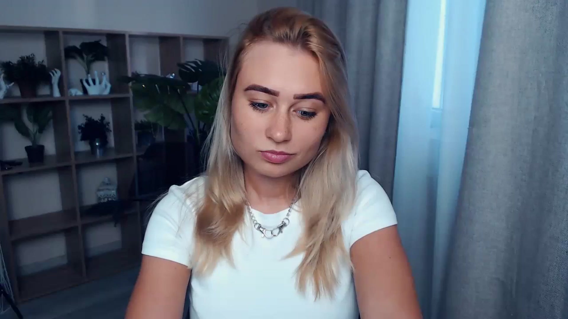 Gallery image thumbnail from Kukla_kolduna's myfreecams stream on, 09/07/2023, 16:01 image 16 of 20