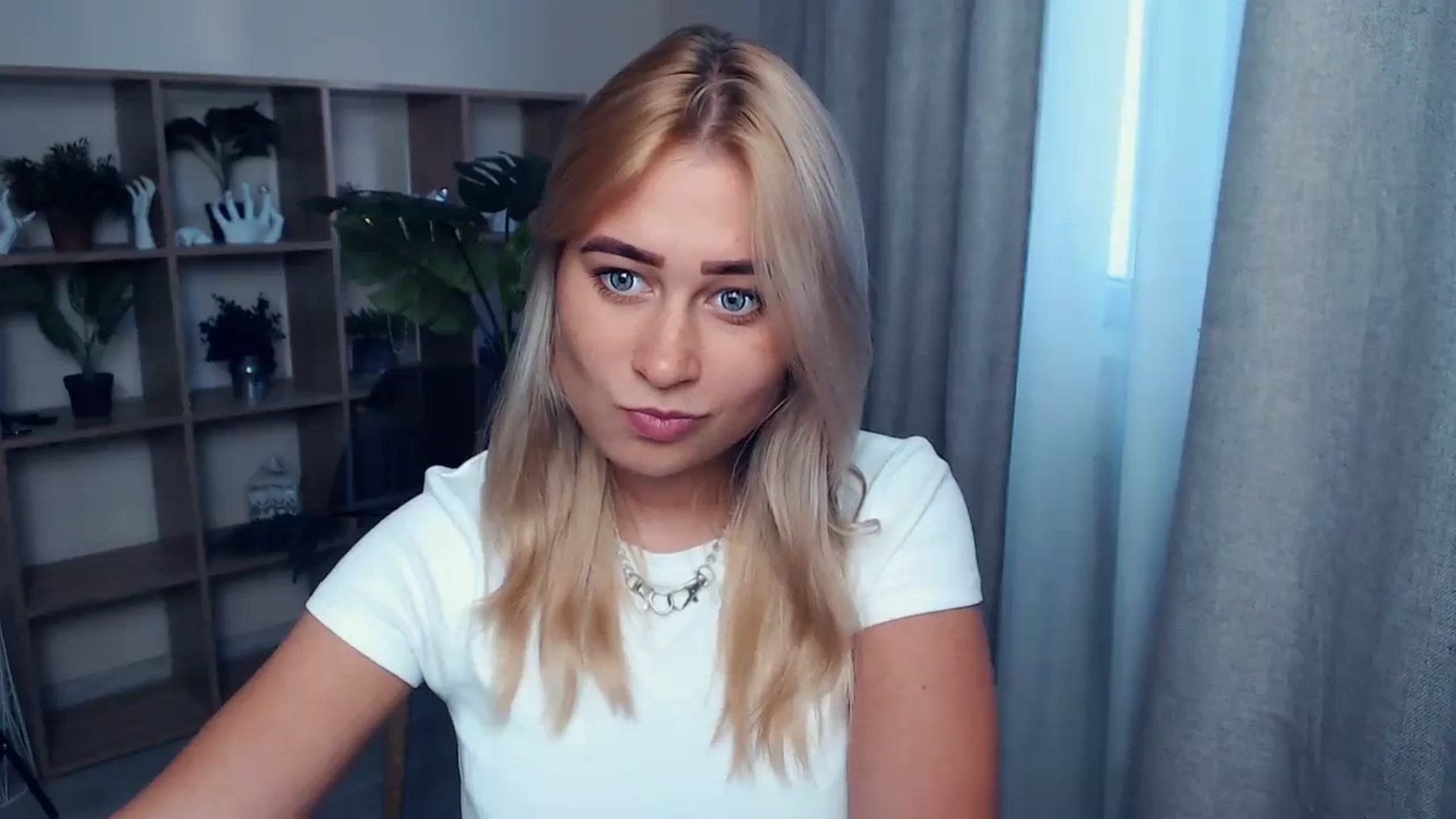 Gallery image thumbnail from Kukla_kolduna's myfreecams stream on, 09/07/2023, 16:01 image 13 of 20