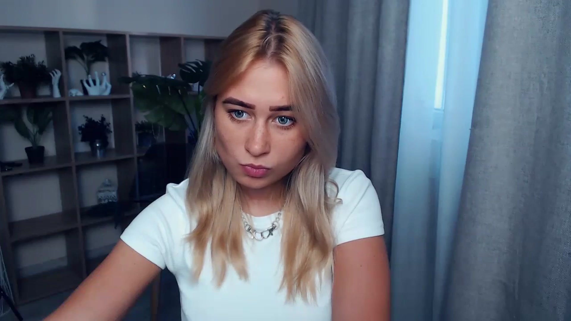 Gallery image thumbnail from Kukla_kolduna's myfreecams stream on, 09/07/2023, 16:01 image 12 of 20