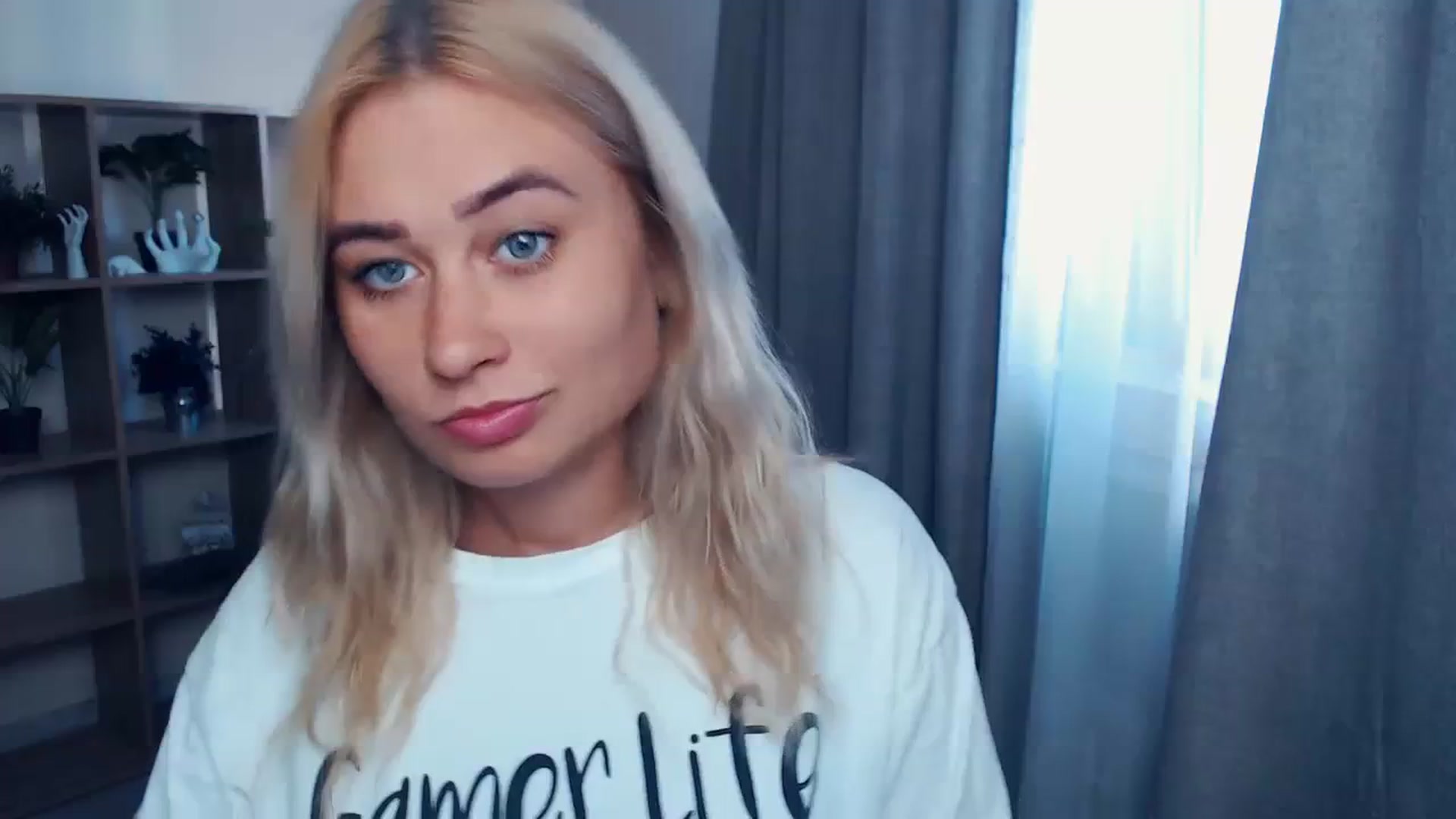Gallery image thumbnail from Kukla_kolduna's myfreecams stream on, 09/08/2023, 15:27 image 9 of 20