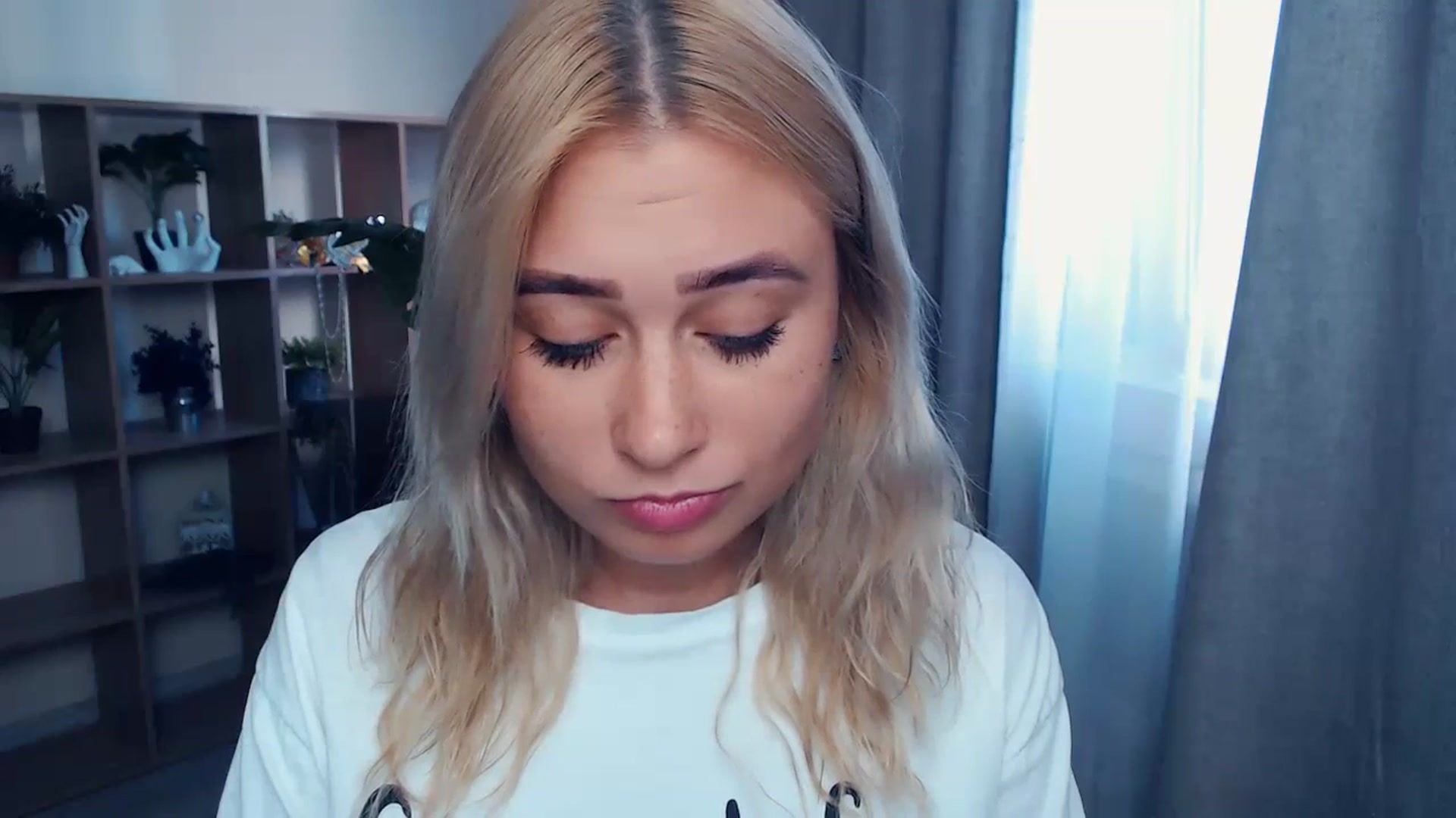 Gallery image thumbnail from Kukla_kolduna's myfreecams stream on, 09/08/2023, 15:27 image 10 of 20