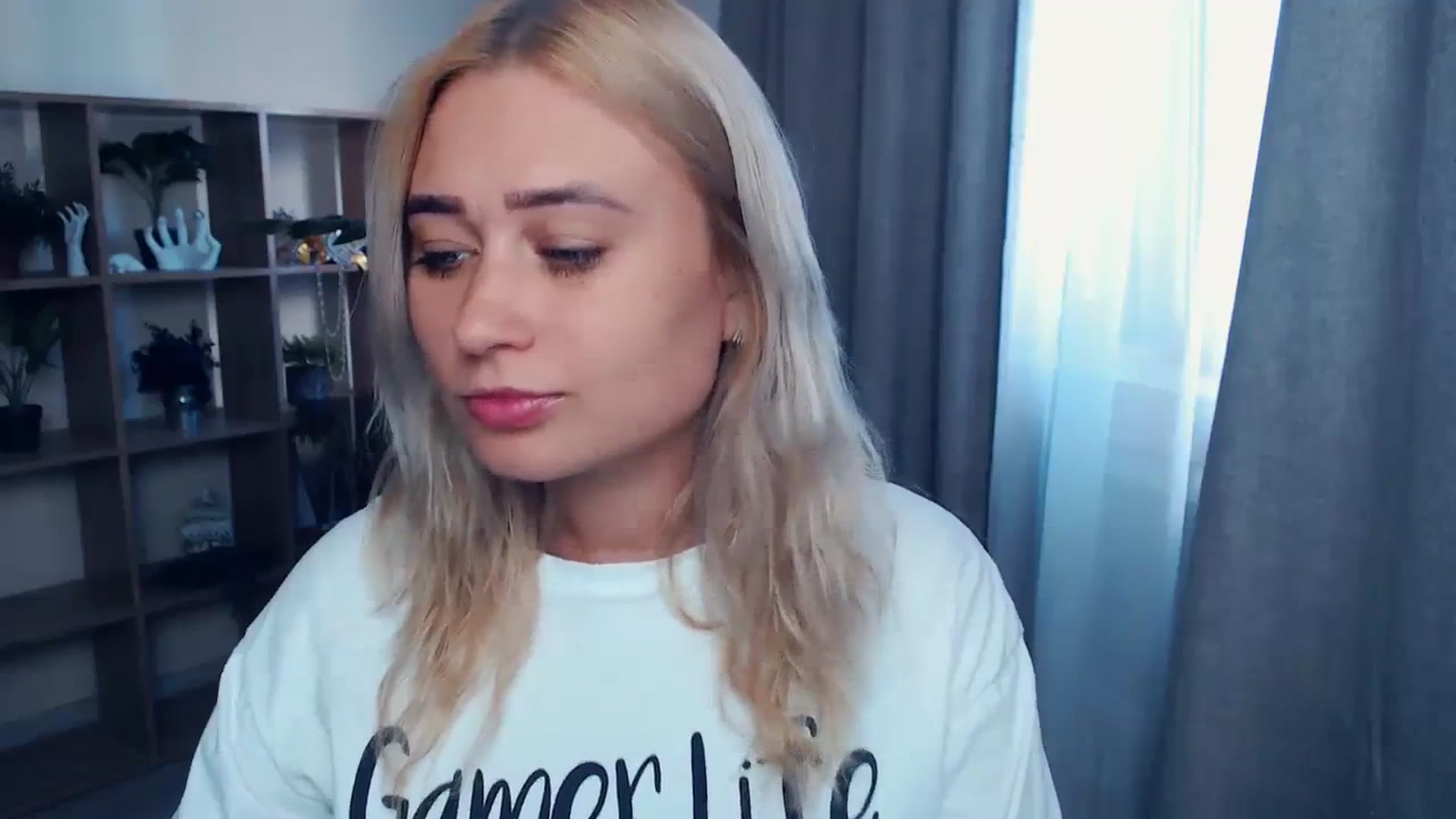Gallery image thumbnail from Kukla_kolduna's myfreecams stream on, 09/08/2023, 15:27 image 12 of 20
