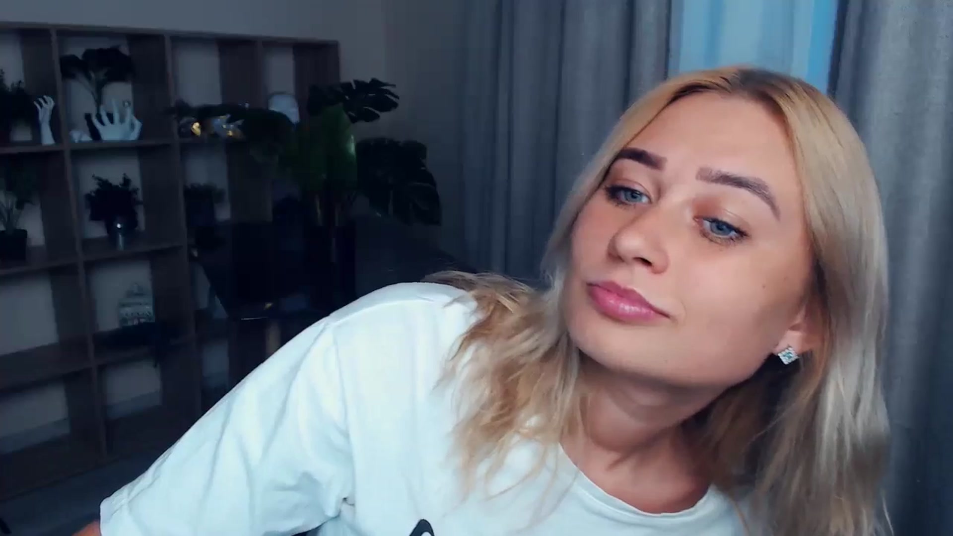 Gallery image thumbnail from Kukla_kolduna's myfreecams stream on, 09/08/2023, 16:53 image 5 of 20