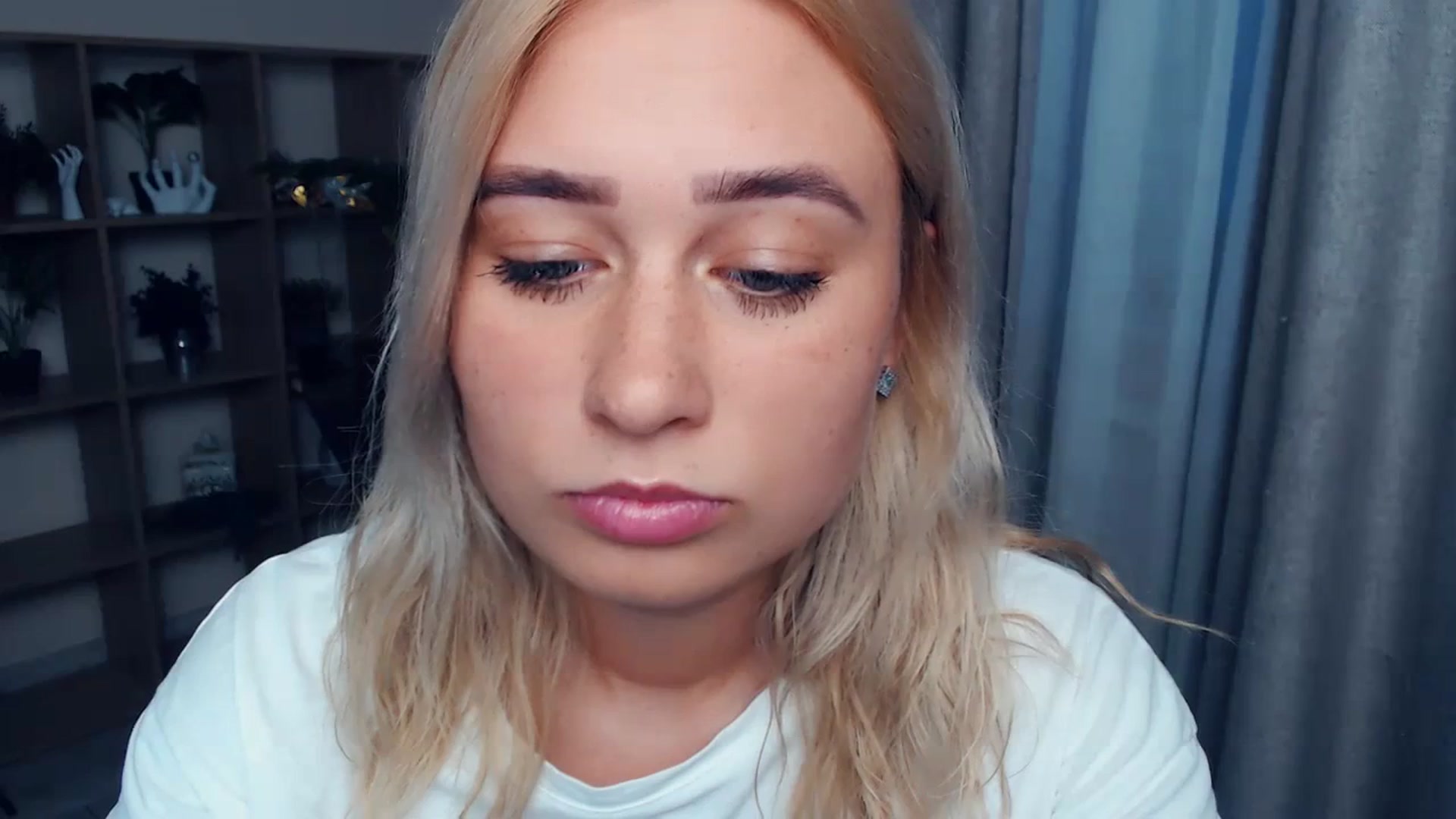 Gallery image thumbnail from Kukla_kolduna's myfreecams stream on, 09/08/2023, 16:53 image 12 of 20