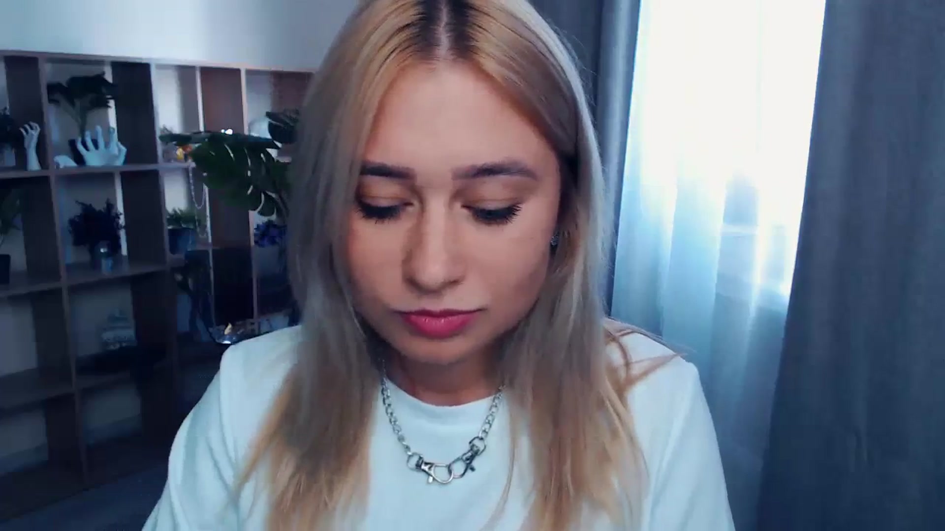 Gallery image thumbnail from Kukla_kolduna's myfreecams stream on, 09/09/2023, 13:30 image 16 of 20
