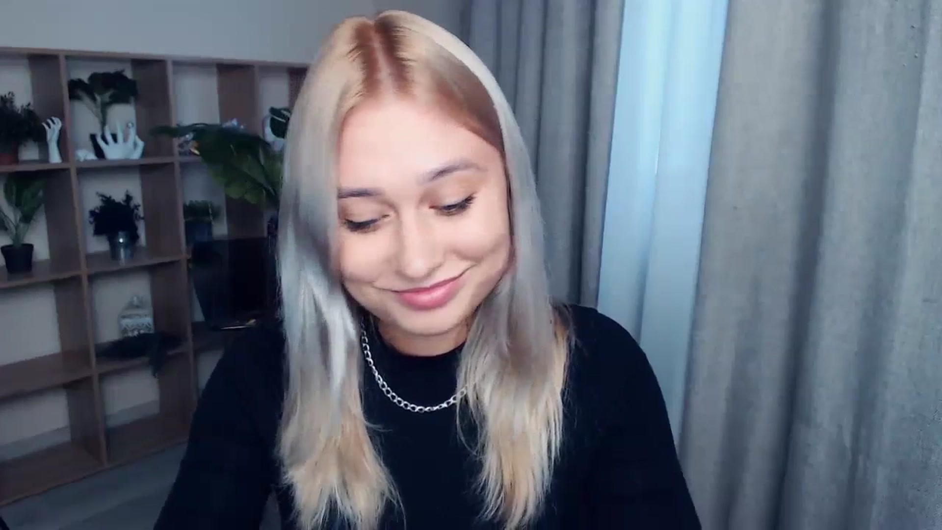 Gallery image thumbnail from Kukla_kolduna's myfreecams stream on, 09/15/2023, 15:29 image 16 of 20