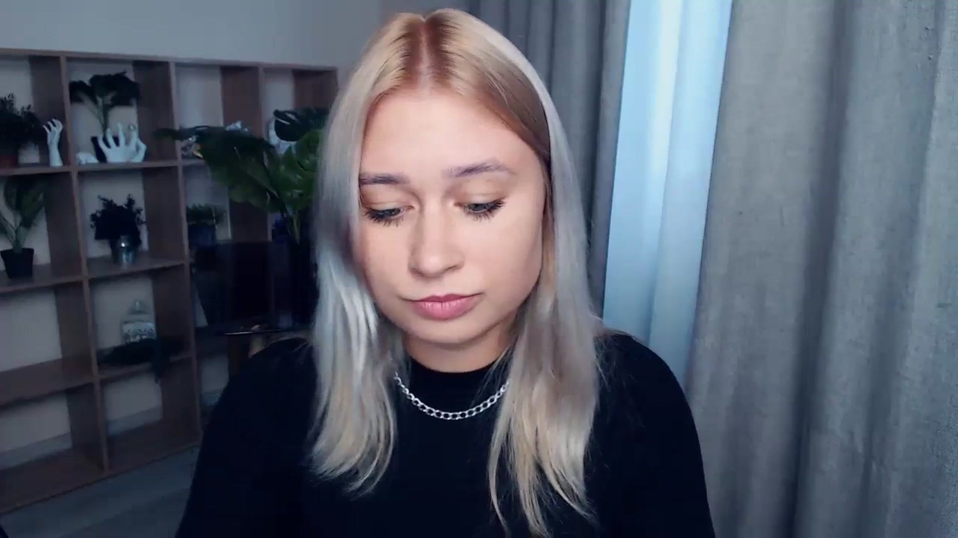 Gallery image thumbnail from Kukla_kolduna's myfreecams stream on, 09/15/2023, 15:29 image 4 of 20