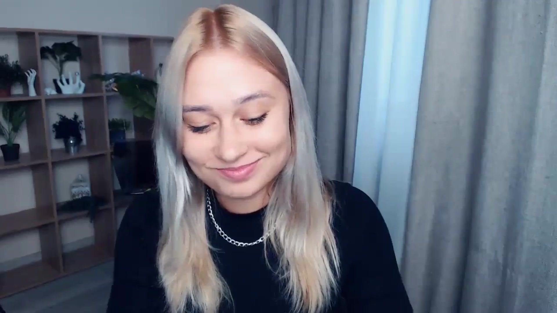 Gallery image thumbnail from Kukla_kolduna's myfreecams stream on, 09/15/2023, 15:29 image 15 of 20
