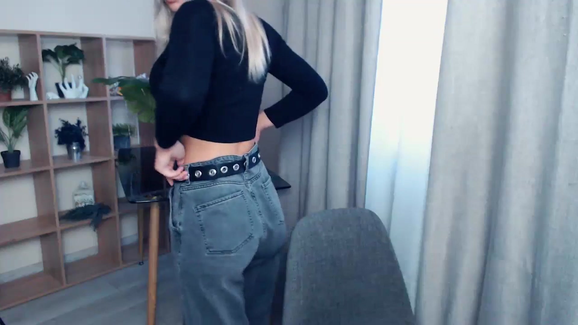 Gallery image thumbnail from Kukla_kolduna's myfreecams stream on, 09/15/2023, 15:29 image 6 of 20