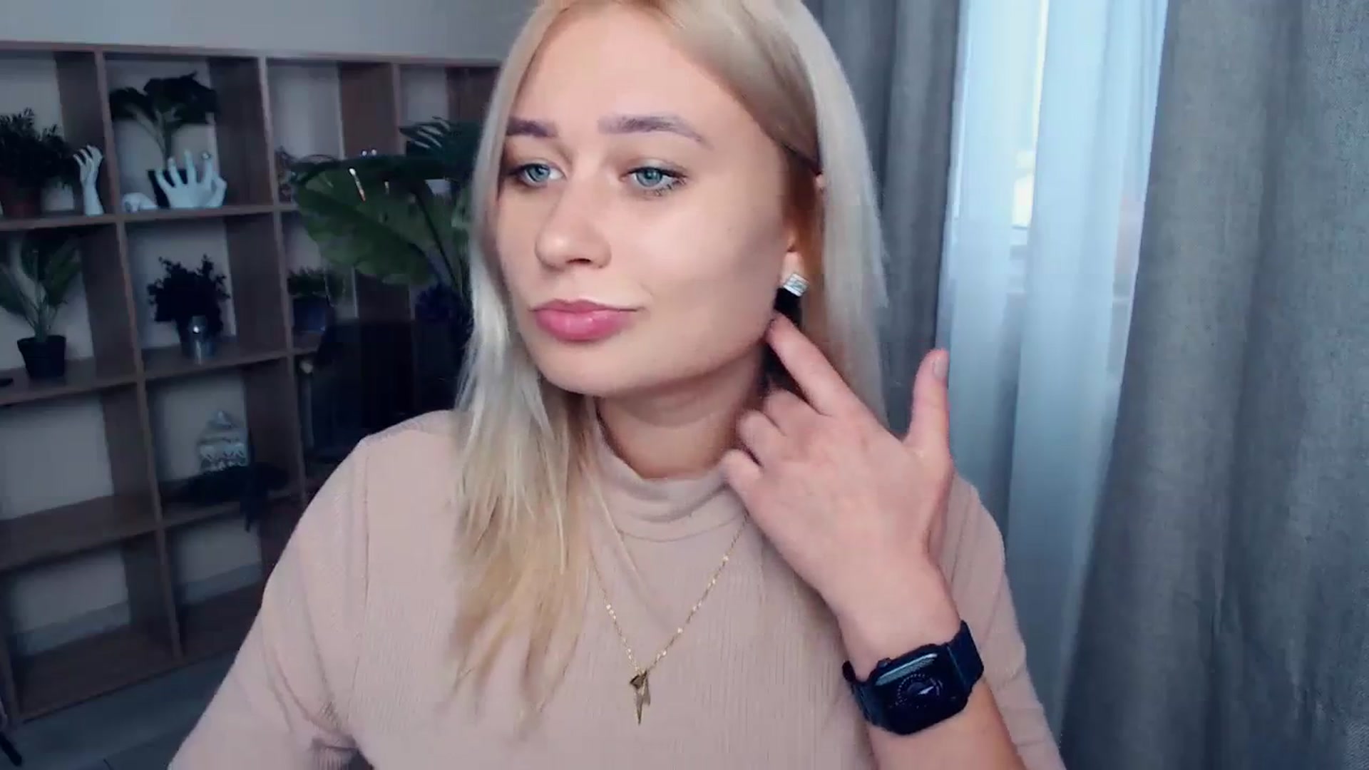 Gallery image thumbnail from Kukla_kolduna's myfreecams stream on, 09/22/2023, 16:19 image 7 of 20