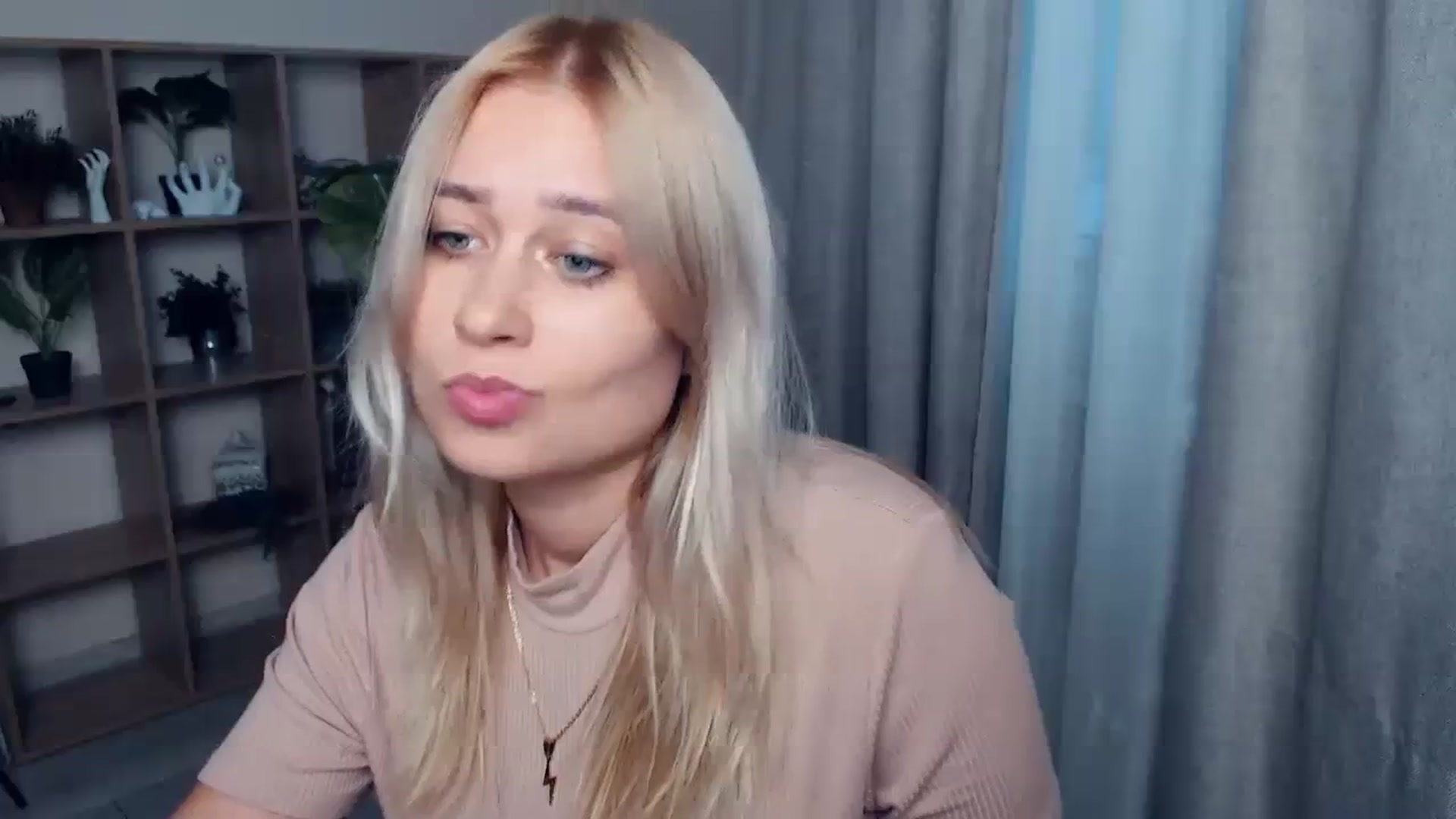 Gallery image thumbnail from Kukla_kolduna's myfreecams stream on, 09/22/2023, 16:19 image 16 of 20