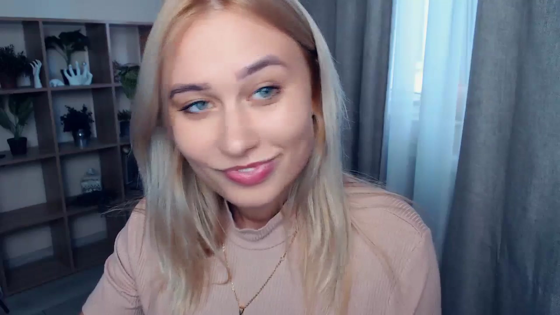 Gallery image thumbnail from Kukla_kolduna's myfreecams stream on, 09/22/2023, 16:19 image 3 of 20