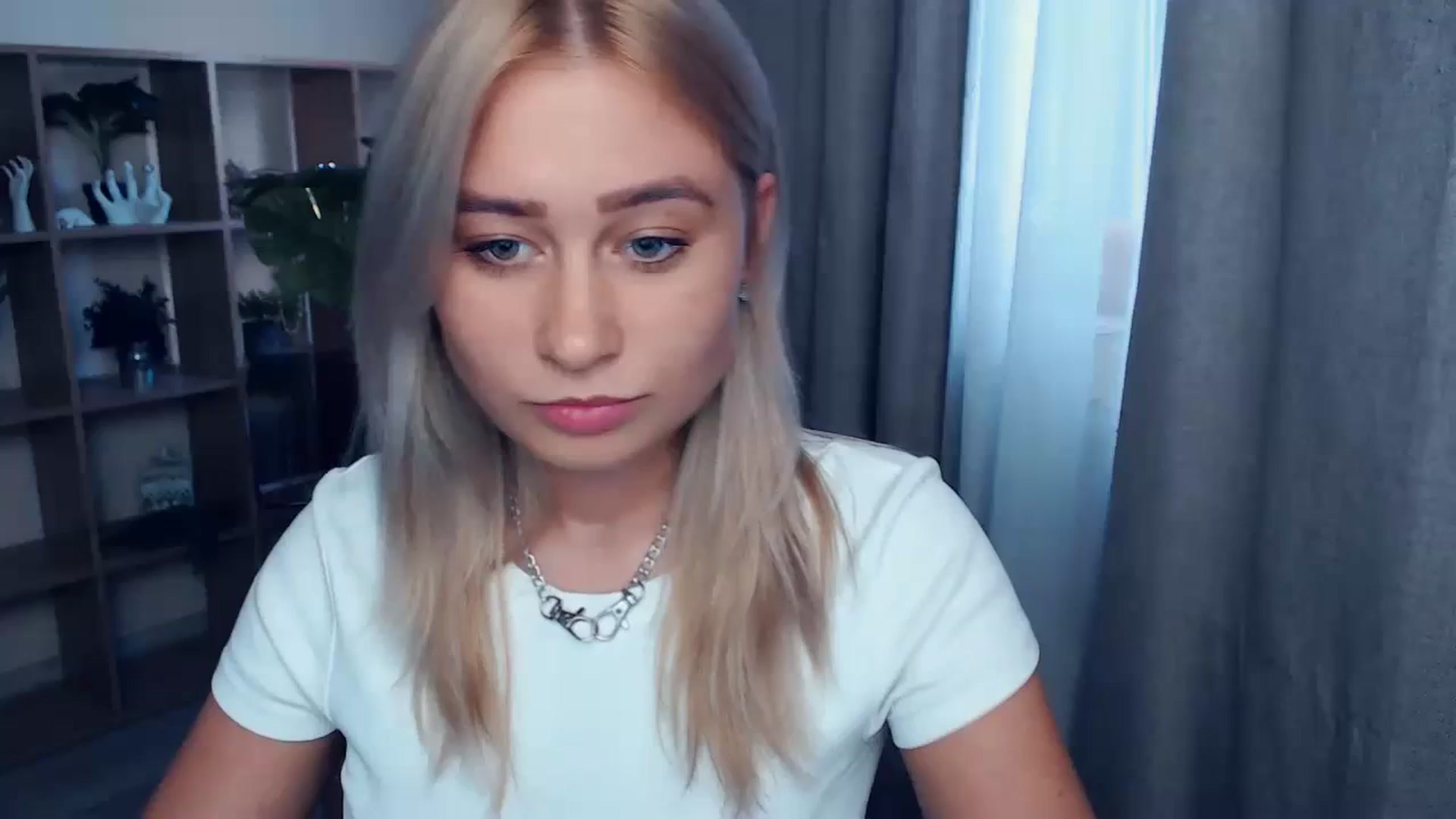 Gallery image thumbnail from Kukla_kolduna's myfreecams stream on, 09/23/2023, 15:23 image 15 of 20