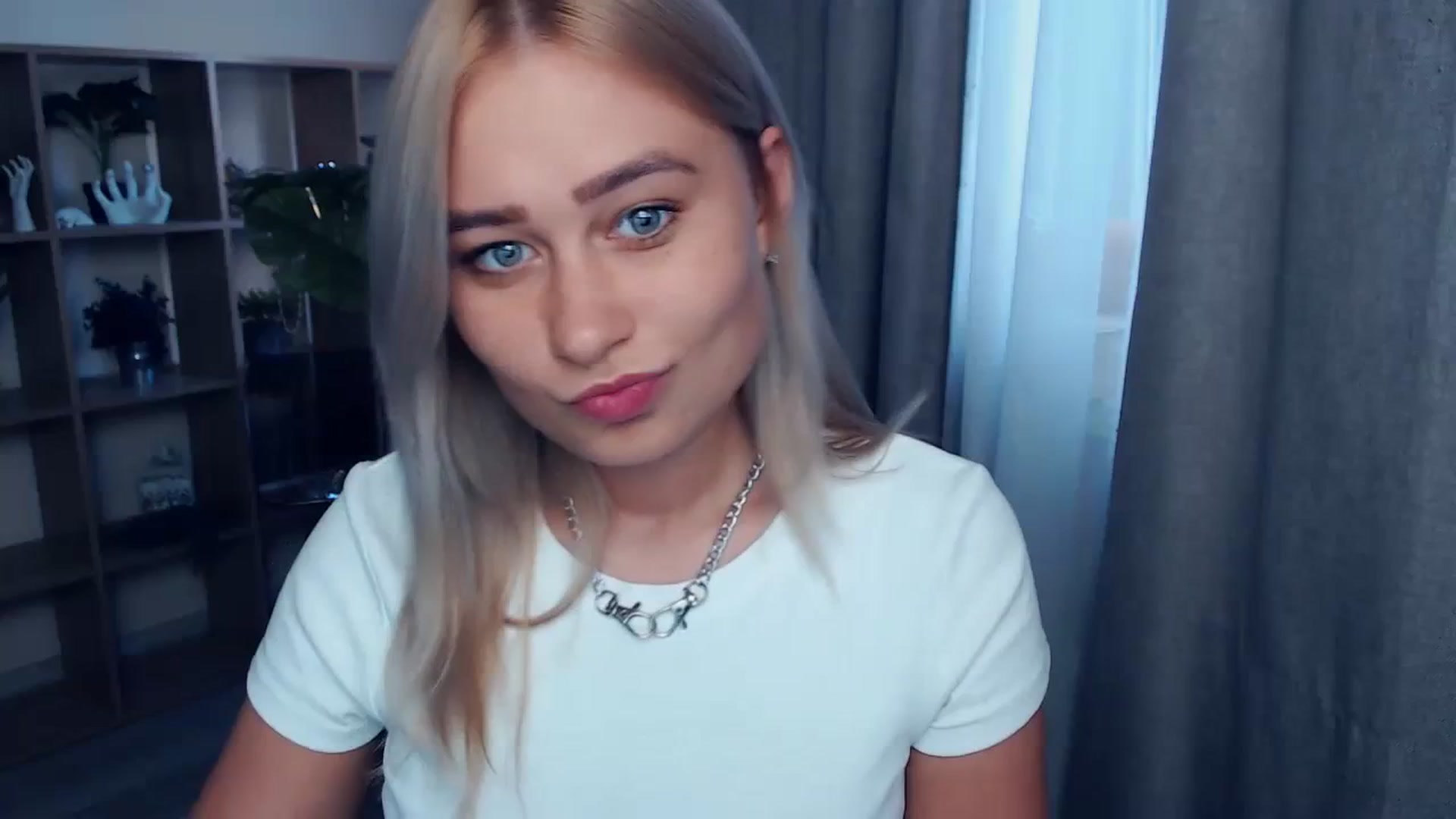 Gallery image thumbnail from Kukla_kolduna's myfreecams stream on, 09/23/2023, 15:23 image 16 of 20