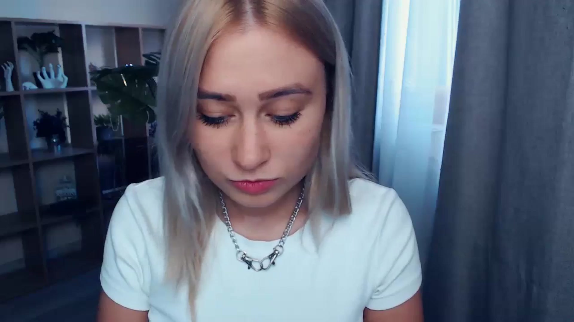Gallery image thumbnail from Kukla_kolduna's myfreecams stream on, 09/23/2023, 15:23 image 10 of 20