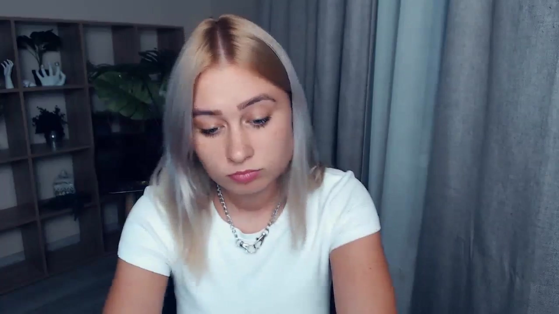Gallery image thumbnail from Kukla_kolduna's myfreecams stream on, 09/23/2023, 16:58 image 10 of 20