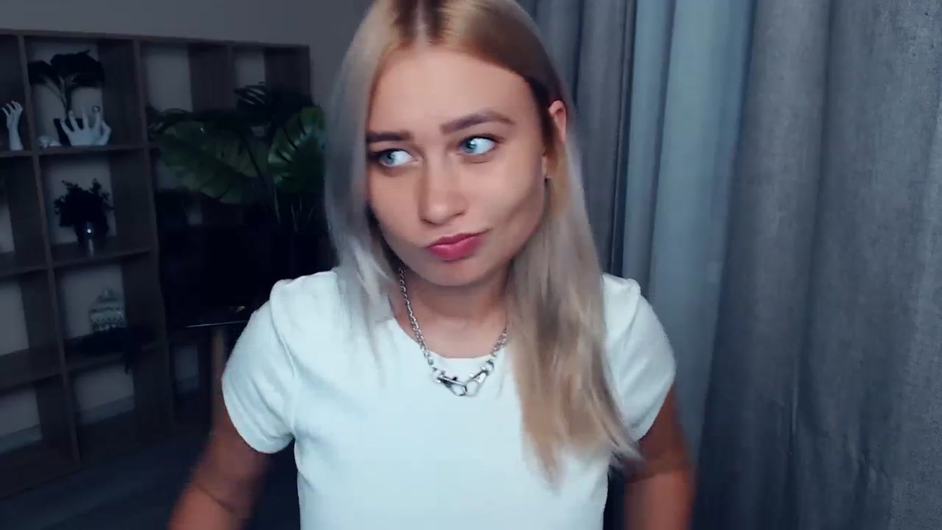 Gallery image thumbnail from Kukla_kolduna's myfreecams stream on, 09/23/2023, 16:58 image 2 of 20