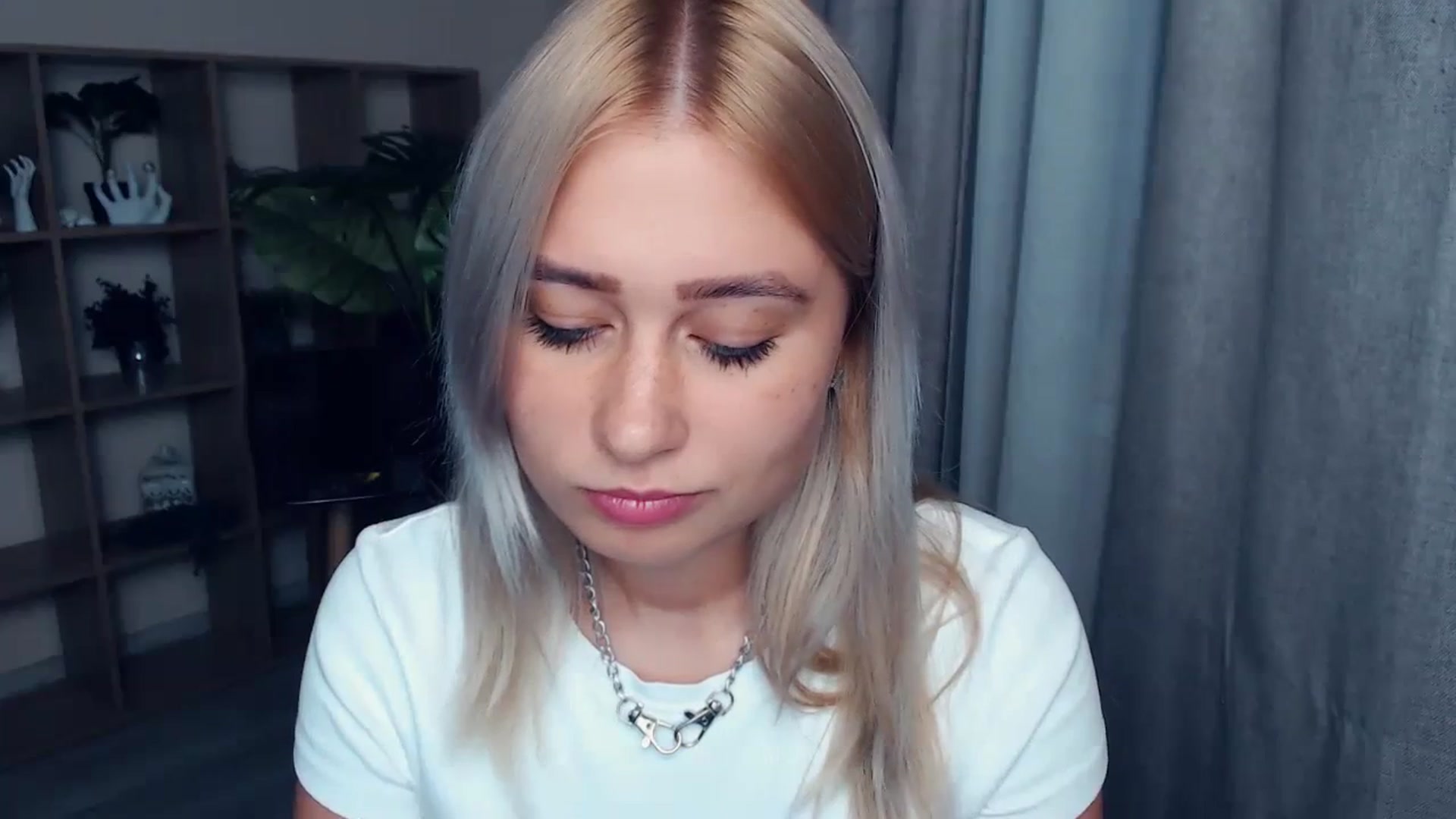 Gallery image thumbnail from Kukla_kolduna's myfreecams stream on, 09/23/2023, 16:58 image 18 of 20
