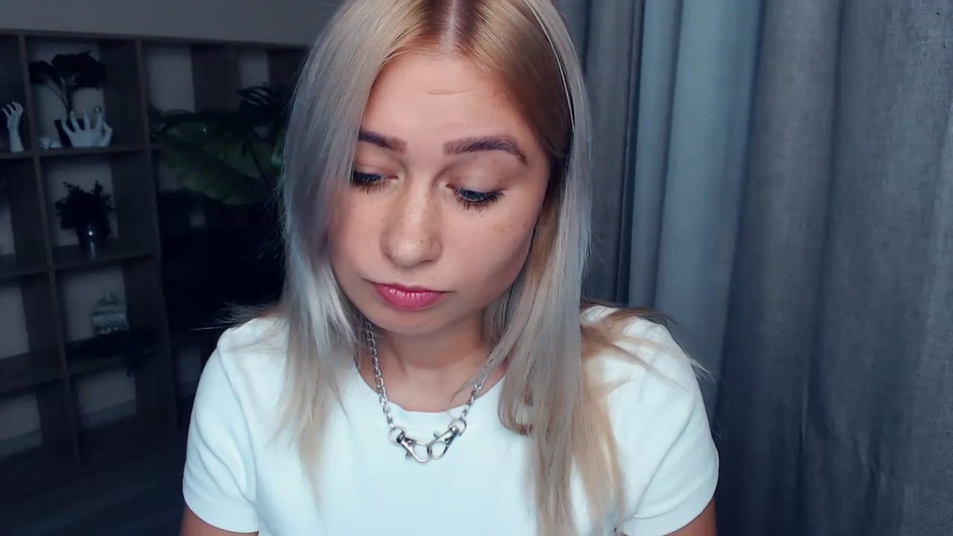 Gallery image thumbnail from Kukla_kolduna's myfreecams stream on, 09/23/2023, 16:58 image 15 of 20