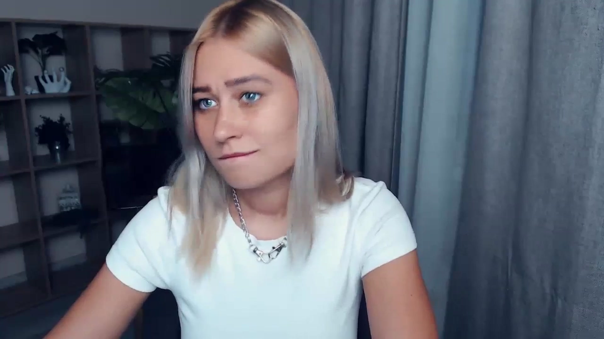 Gallery image thumbnail from Kukla_kolduna's myfreecams stream on, 09/23/2023, 16:58 image 11 of 20