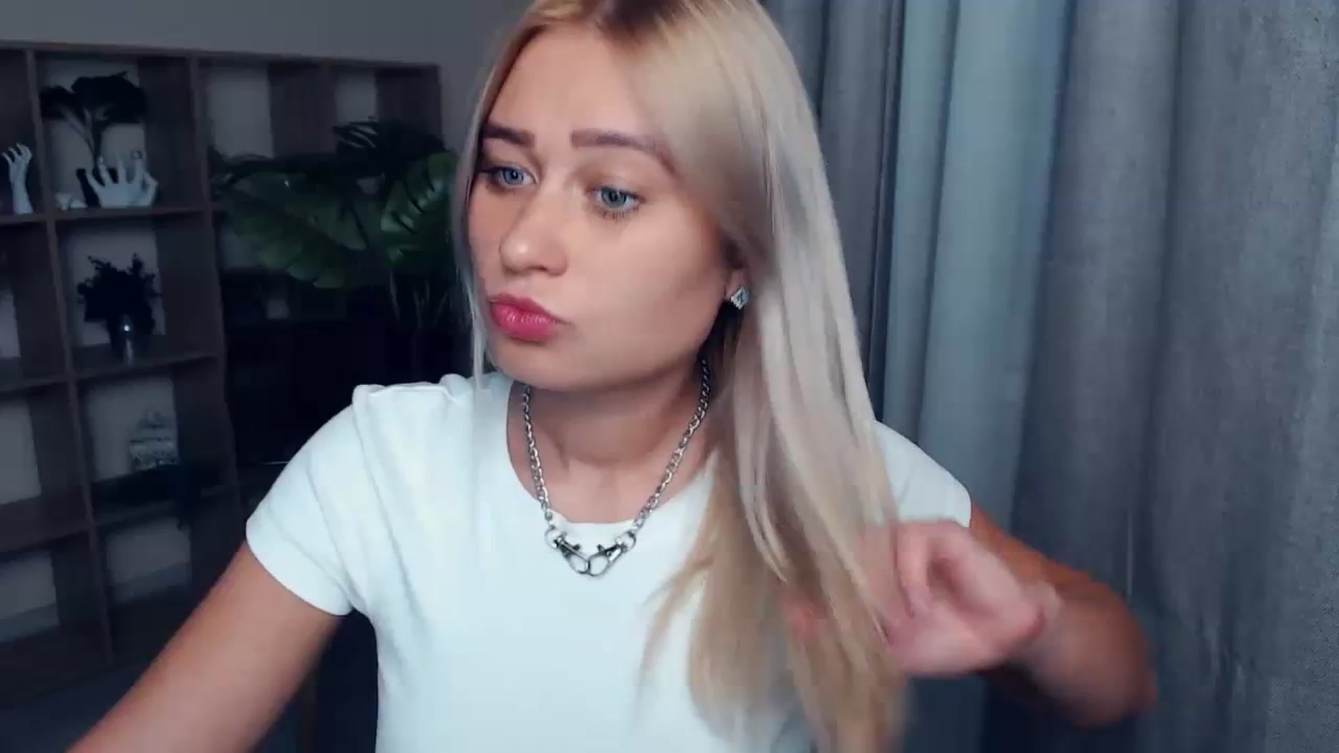 Gallery image thumbnail from Kukla_kolduna's myfreecams stream on, 09/23/2023, 16:58 image 1 of 20