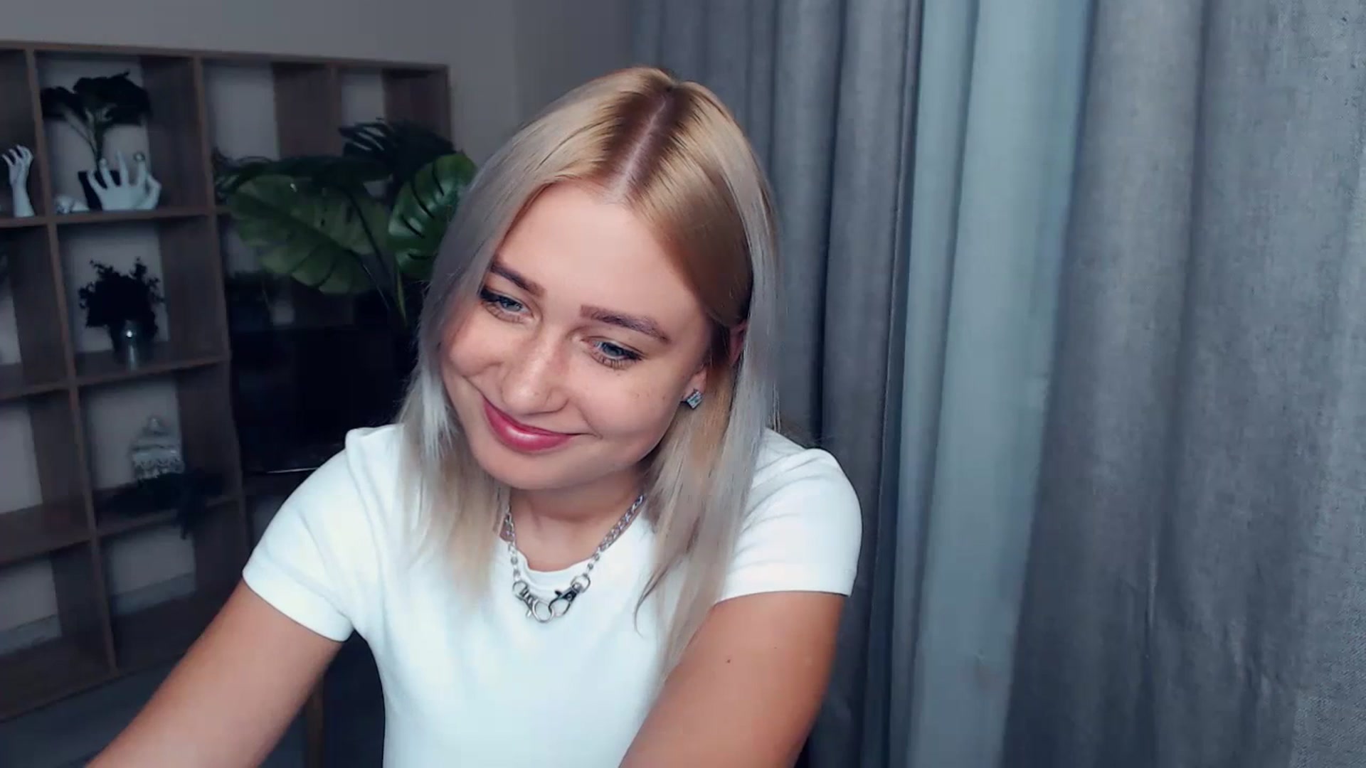 Gallery image thumbnail from Kukla_kolduna's myfreecams stream on, 09/23/2023, 16:58 image 9 of 20