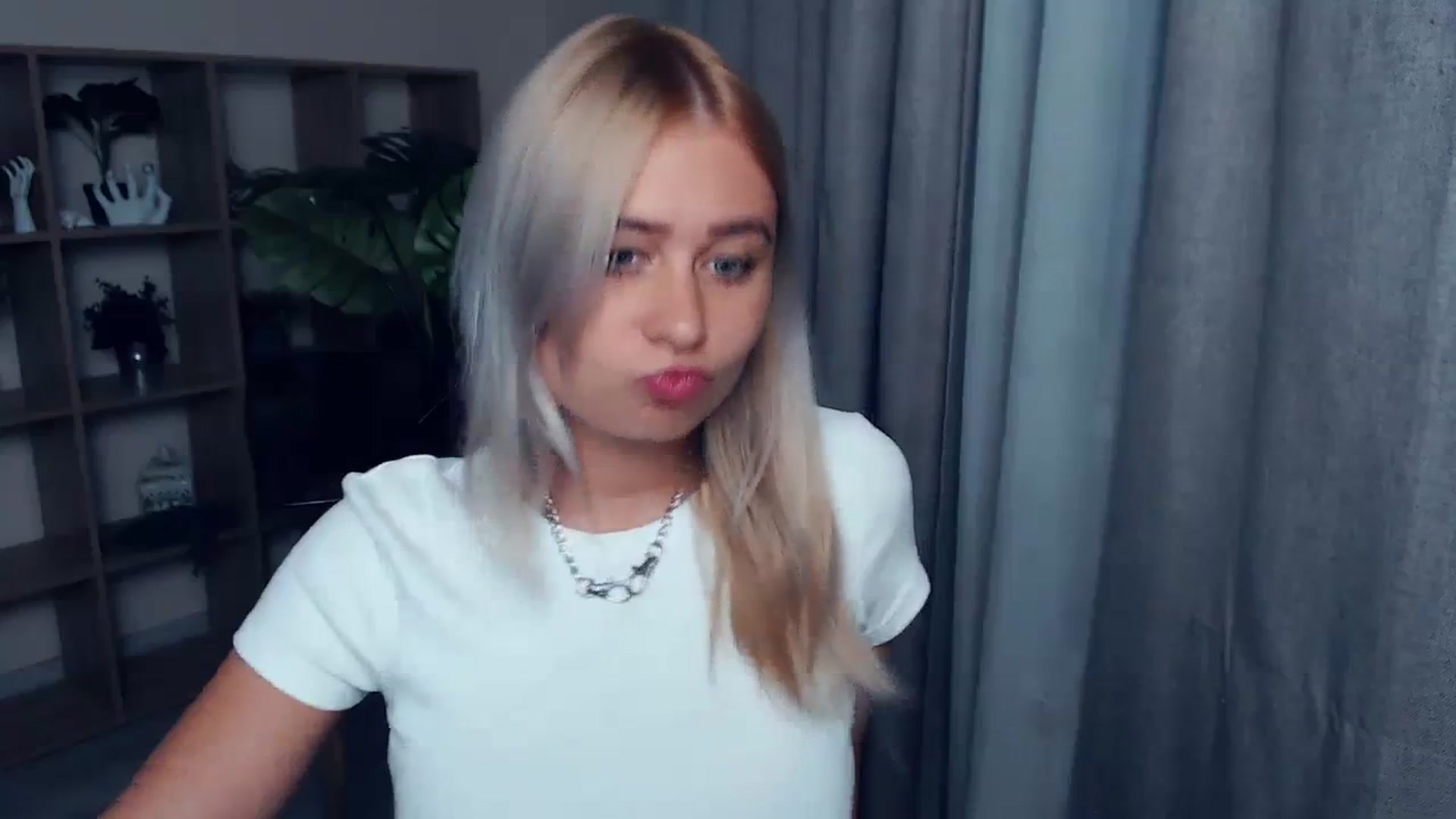 Gallery image thumbnail from Kukla_kolduna's myfreecams stream on, 09/23/2023, 16:58 image 3 of 20